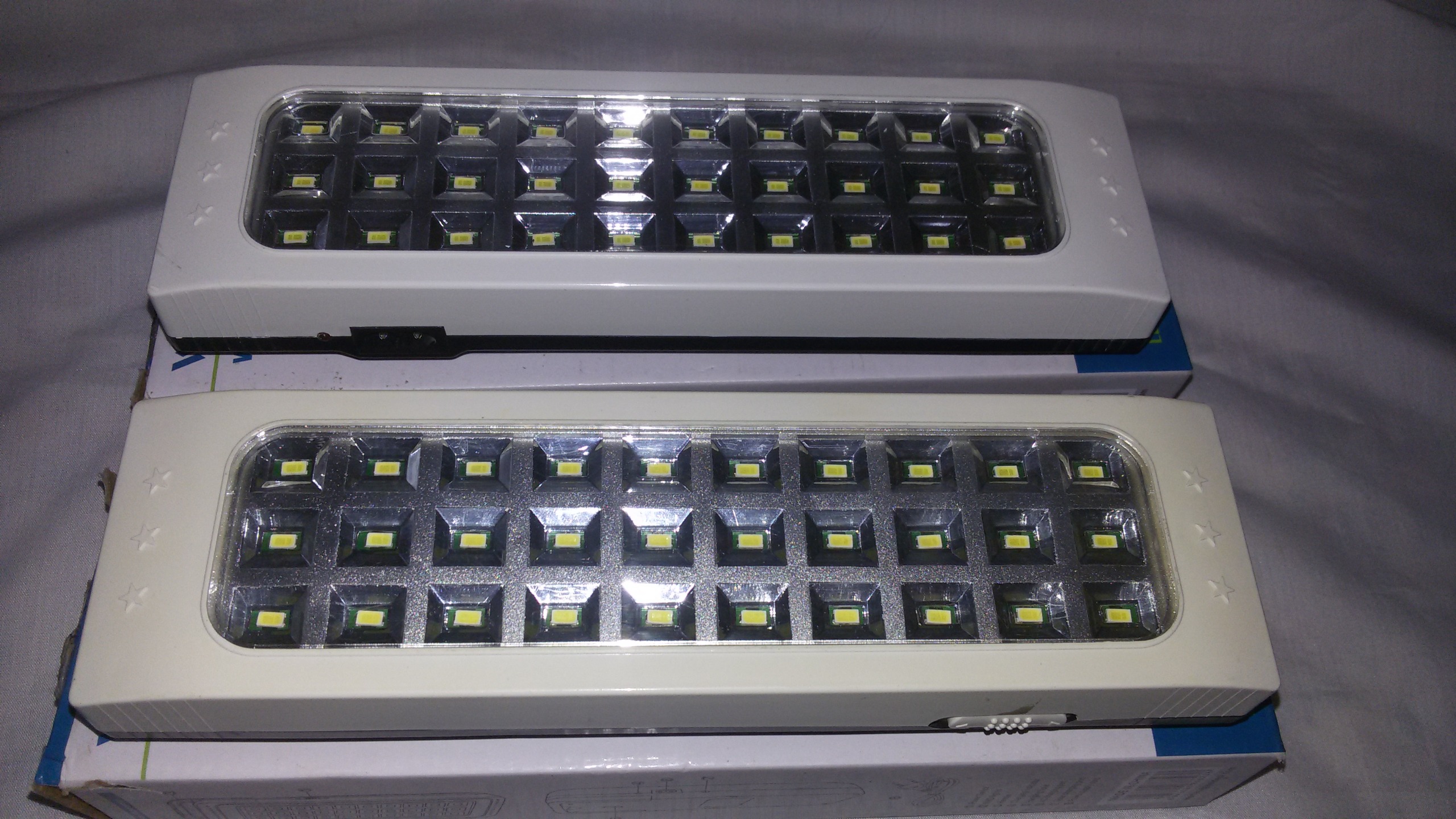 دو عدد چراغ شارژی با هم H14