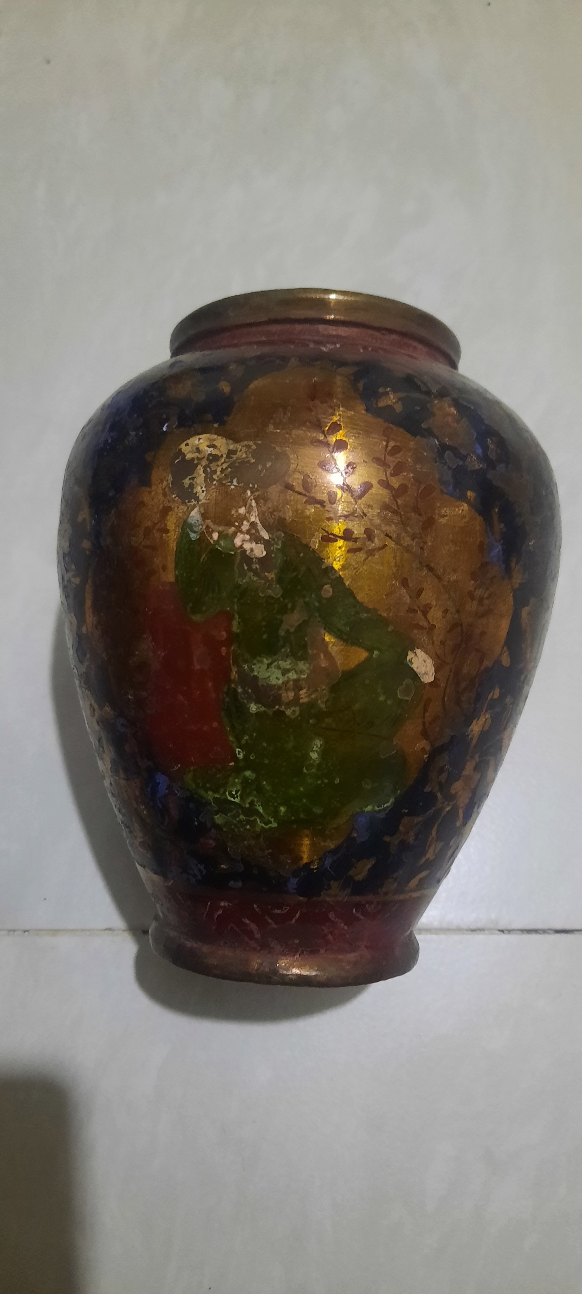 گلدان قدیمی برنجی