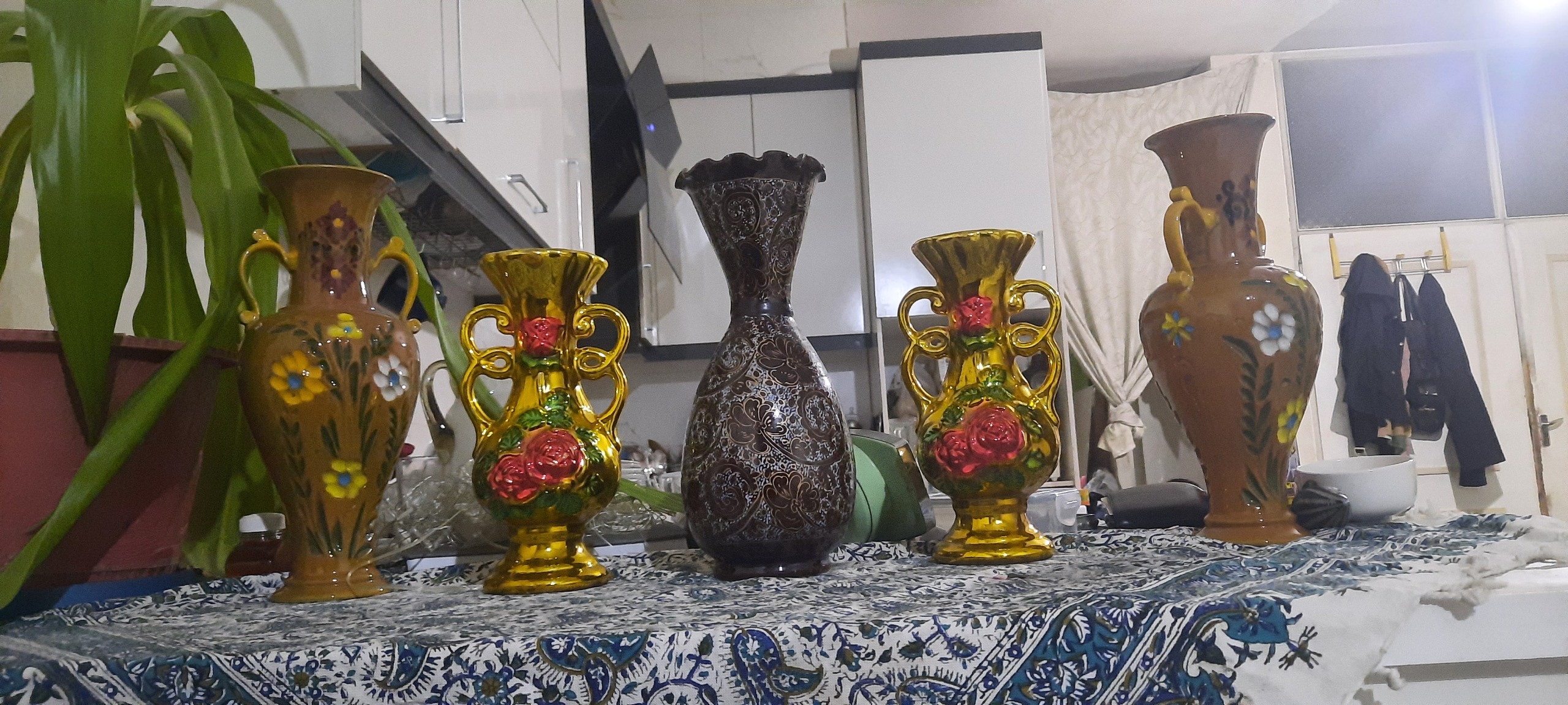 دوجفت گلدان تک گلدان نقاشی اب طلا