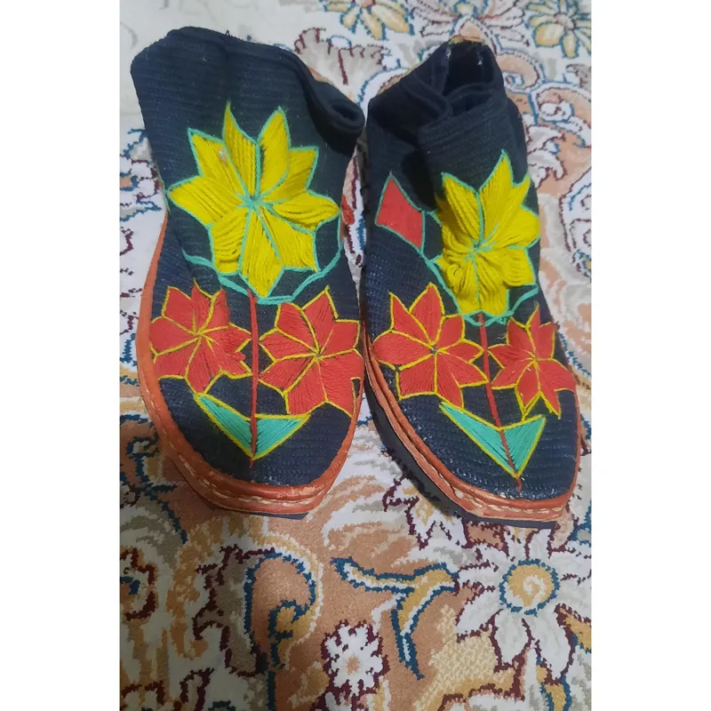 گیوه های قدیمی و انتیک و قابل استفاده