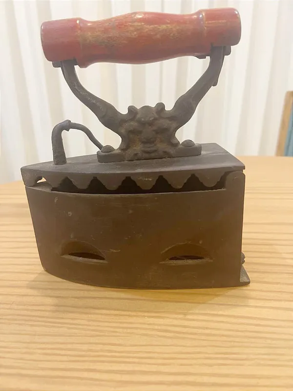 اتوی ذغالی چدنی قدیمی