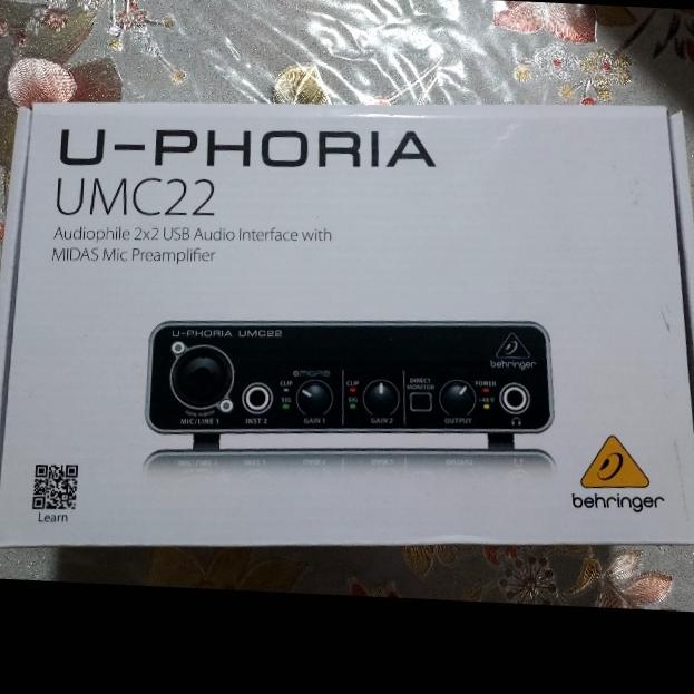 کارت صدا بهرینگر UMC22