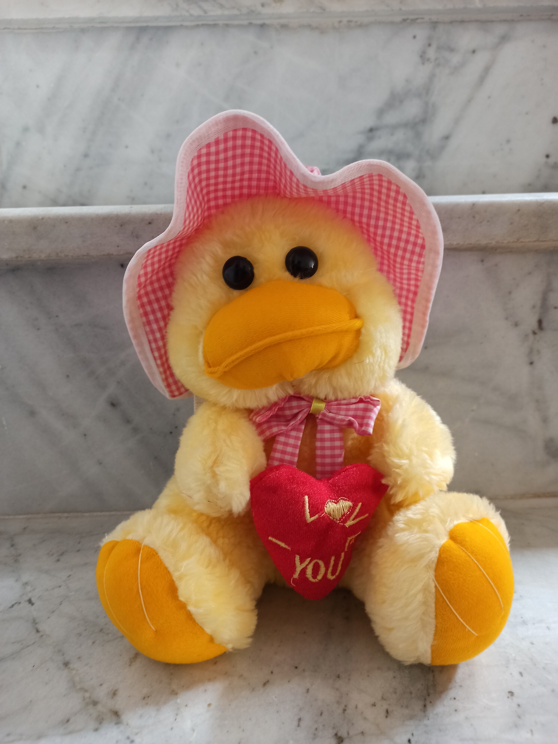 عروسک جوجه اردک واقعا زشت