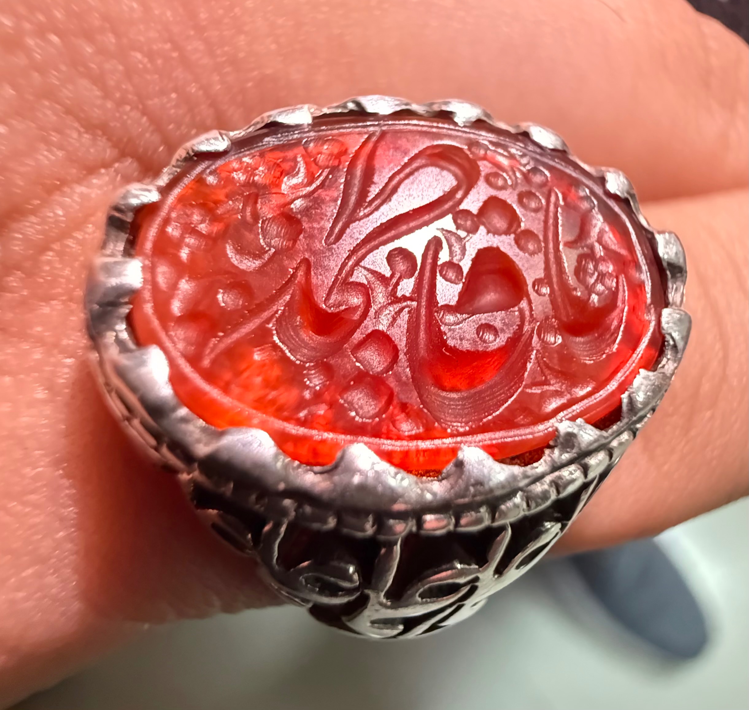 انگشتر عقیق سرخ خطی