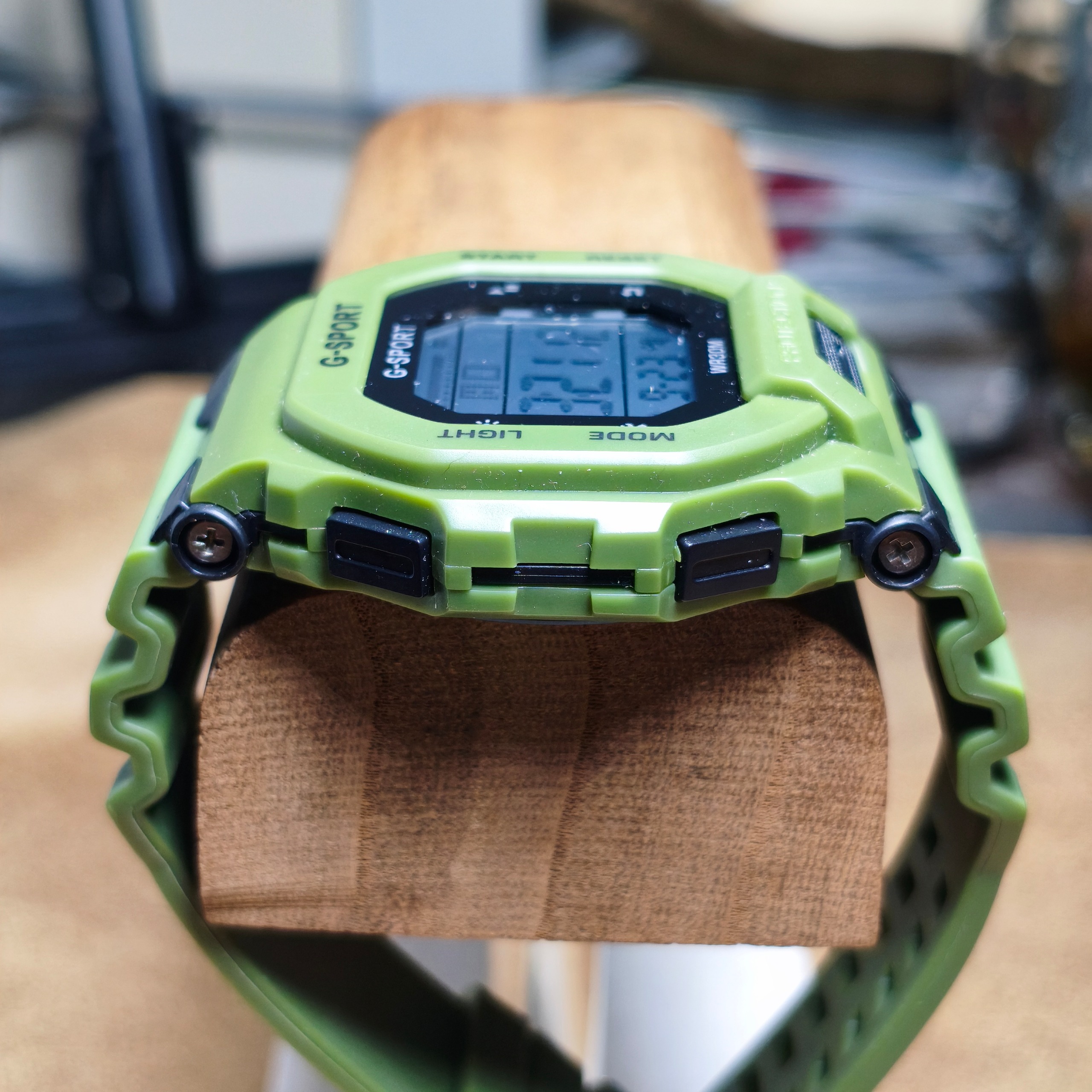 Empower بسیار بسیار سیک در دست