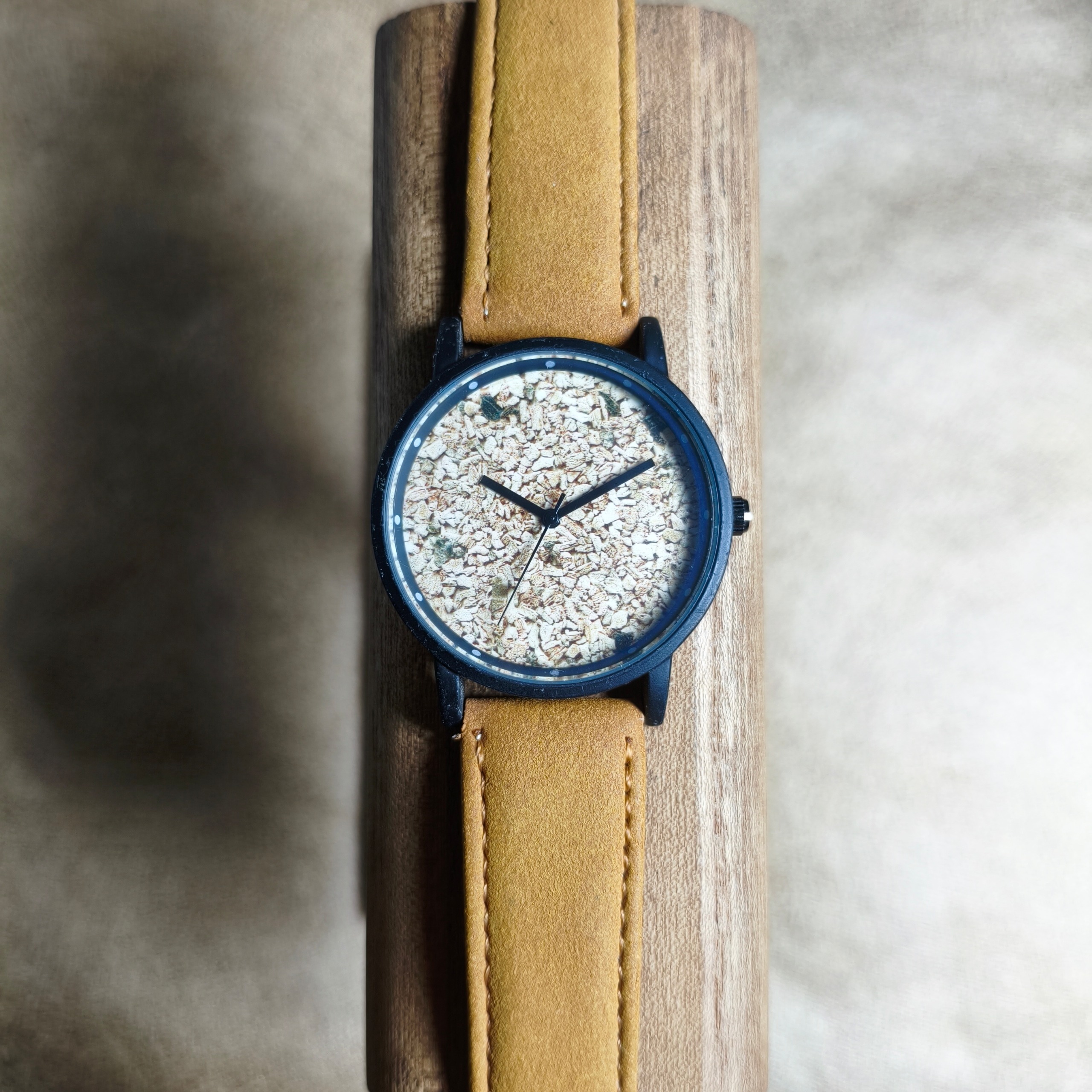 ساعت یونیک از برندهای محشر نسخه محیط زیستی