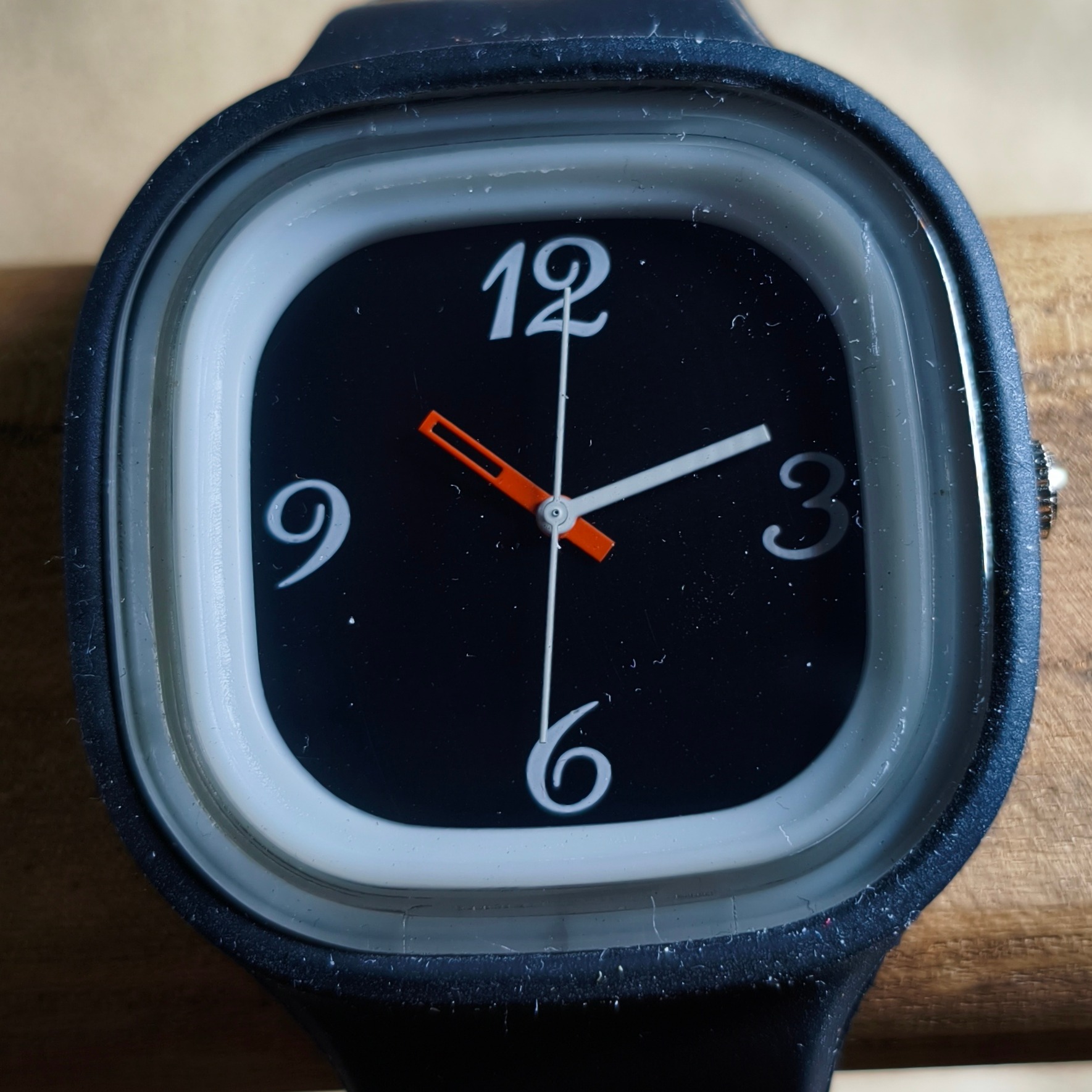 ساعت ضد آب مربعی