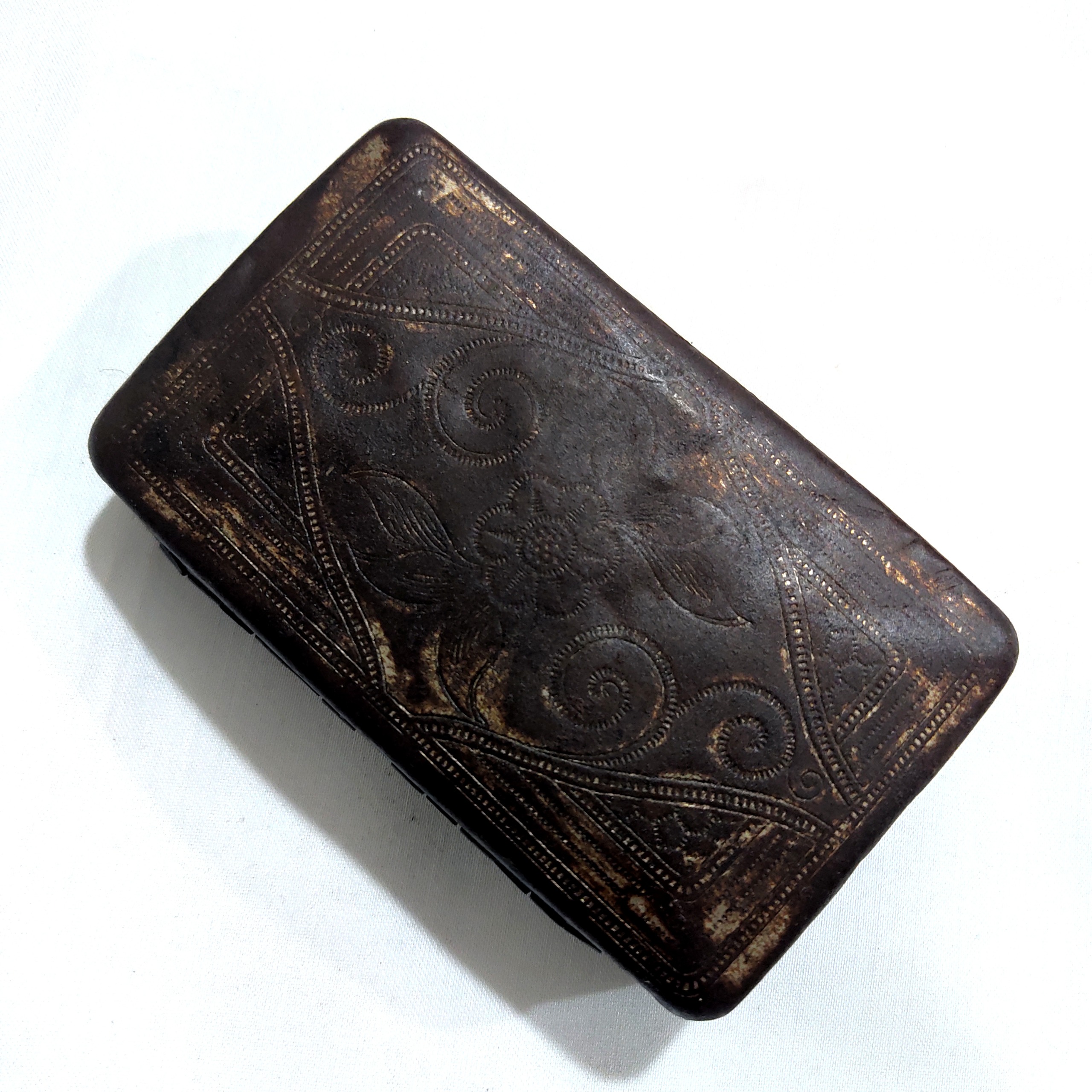 جا سیگاری یا قوطی
