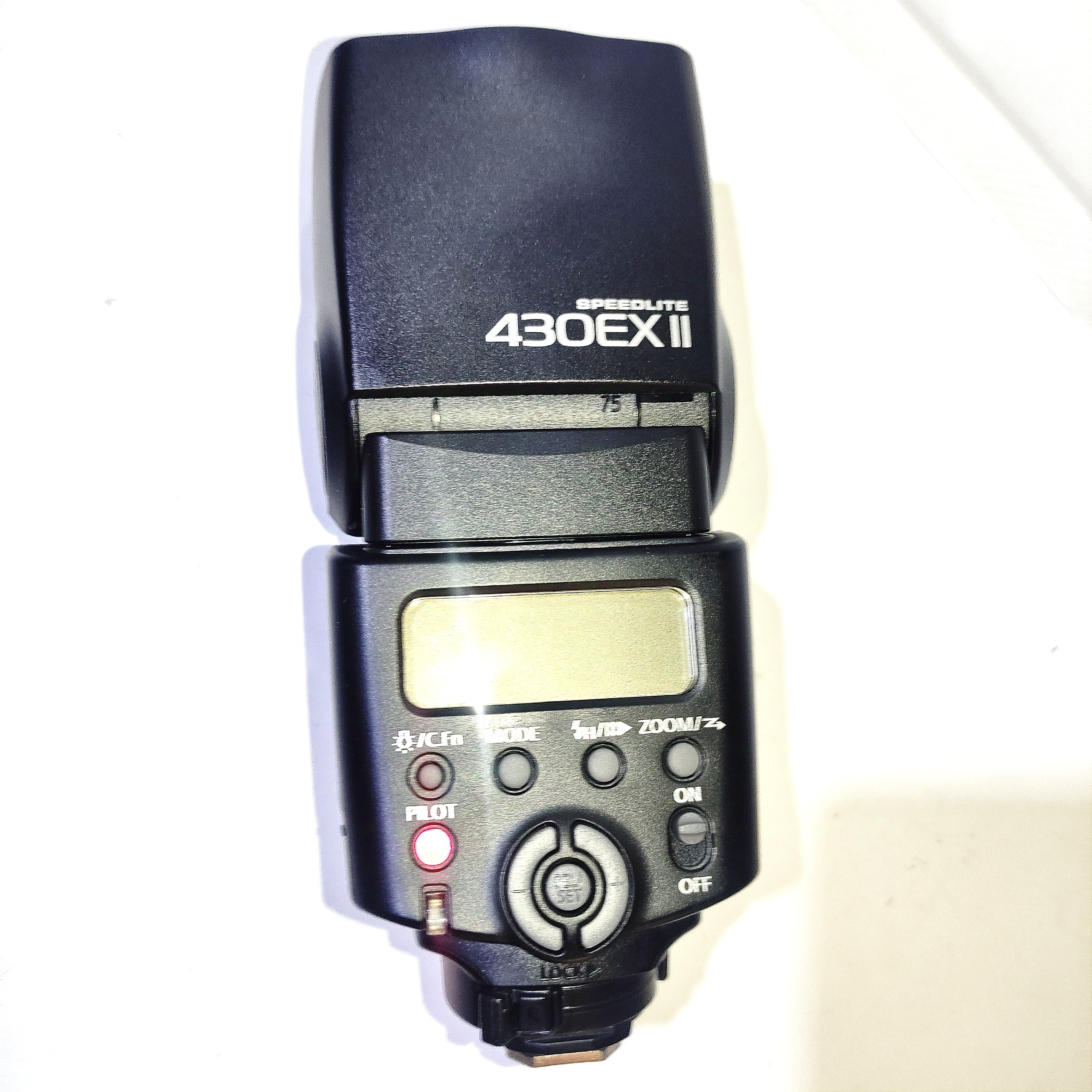 فلاش روی دوربین Canon 430EX II