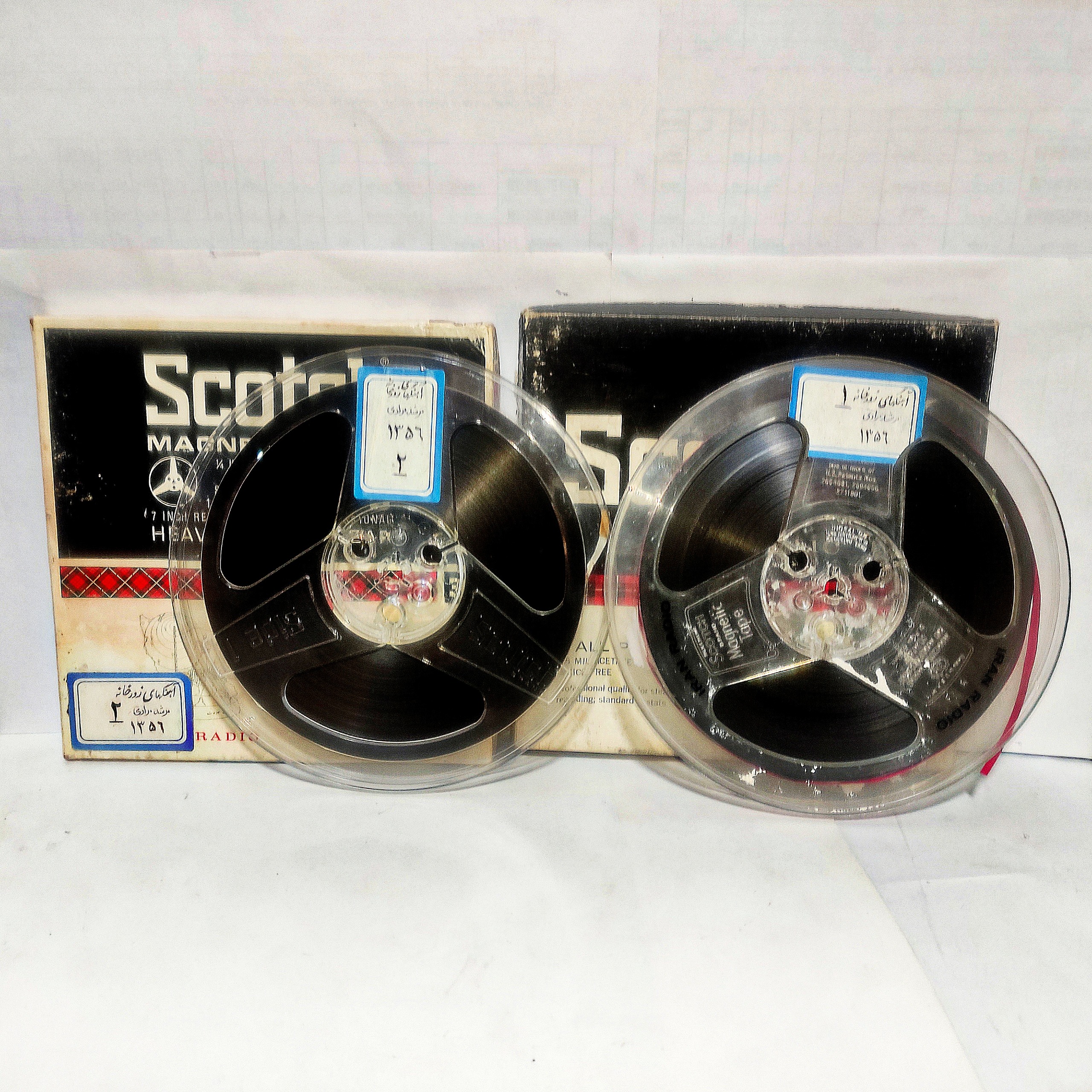 یک جفت نوار صوتی ریل Scotch 1200fi