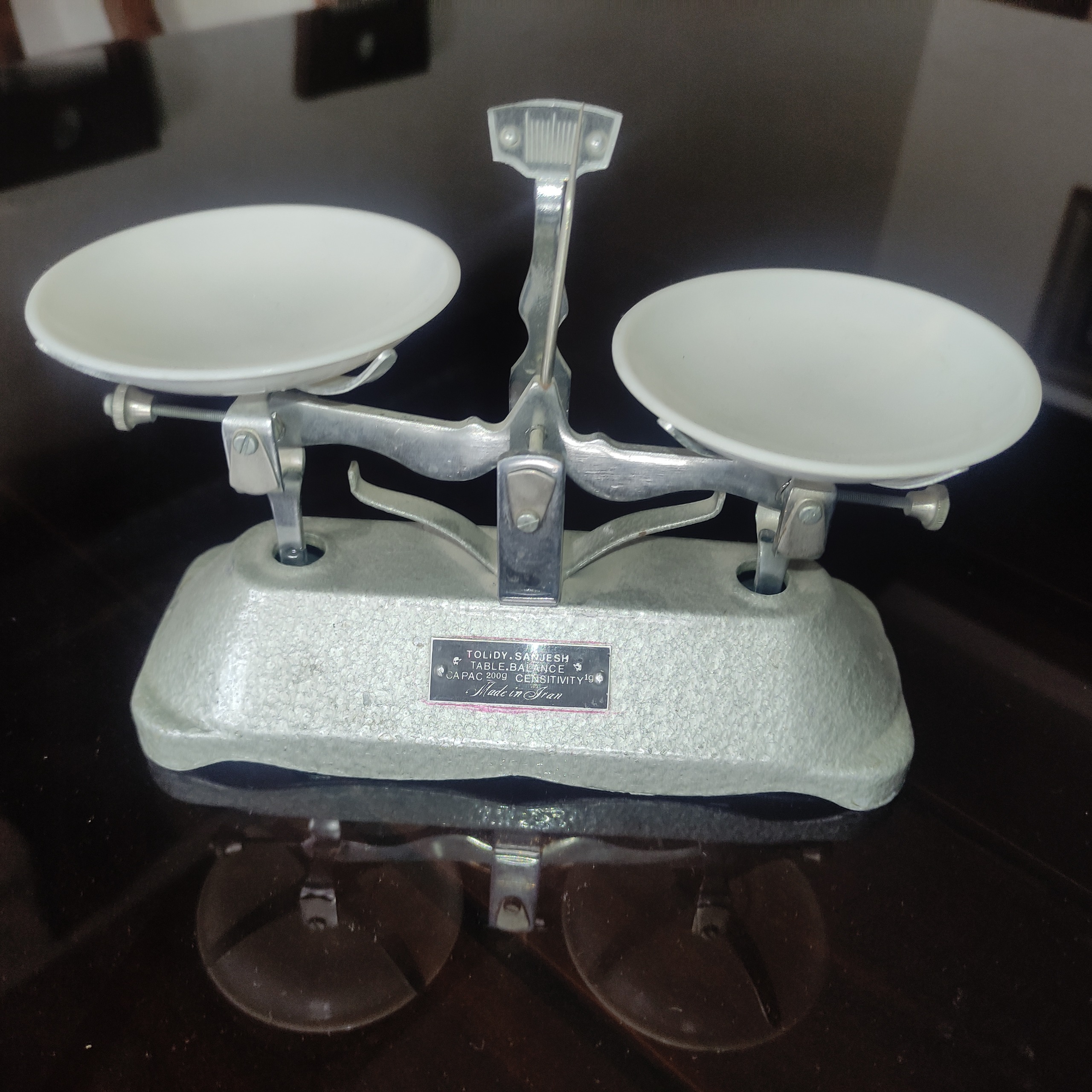 ترازو 300 گرمی کلاسیک آزمایشگاهی فلزی