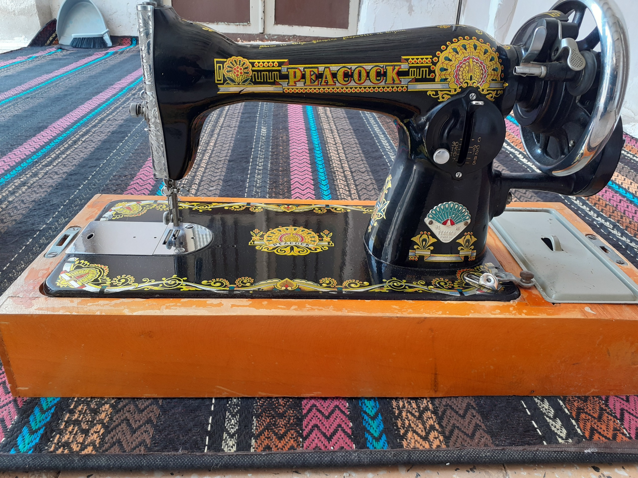 چرخ خیاطی دستی