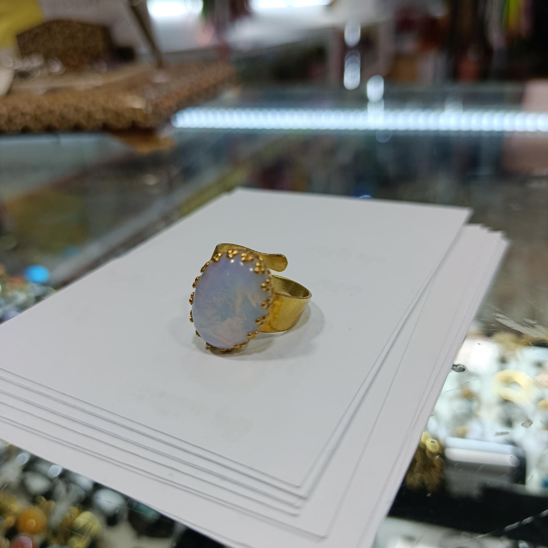 انگشتر برنج رنگ ثابت با سنگ اپال