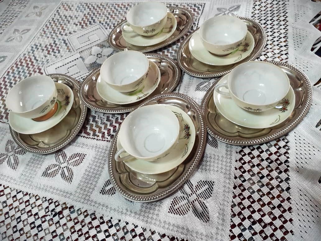 ست فنجان نعلبکی آنتیک به همراه سینی احمد شاهی