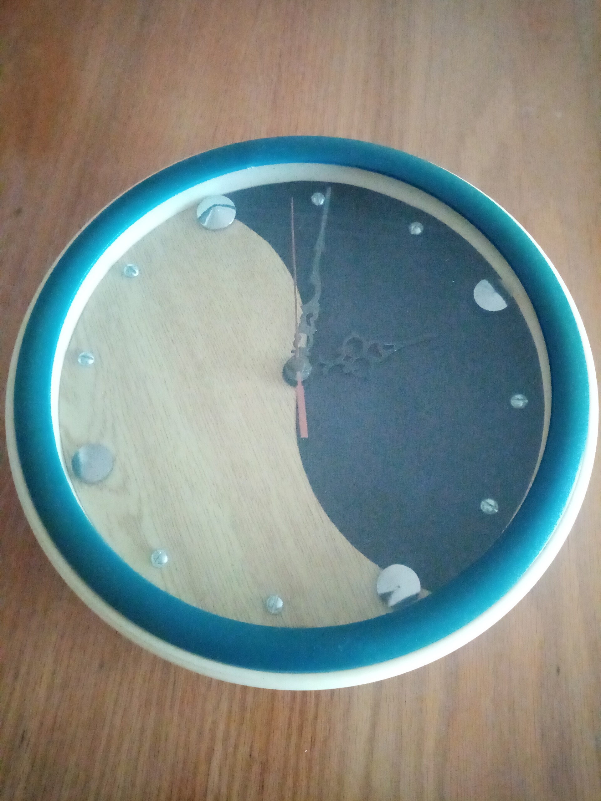 ساعت دیواری گرد