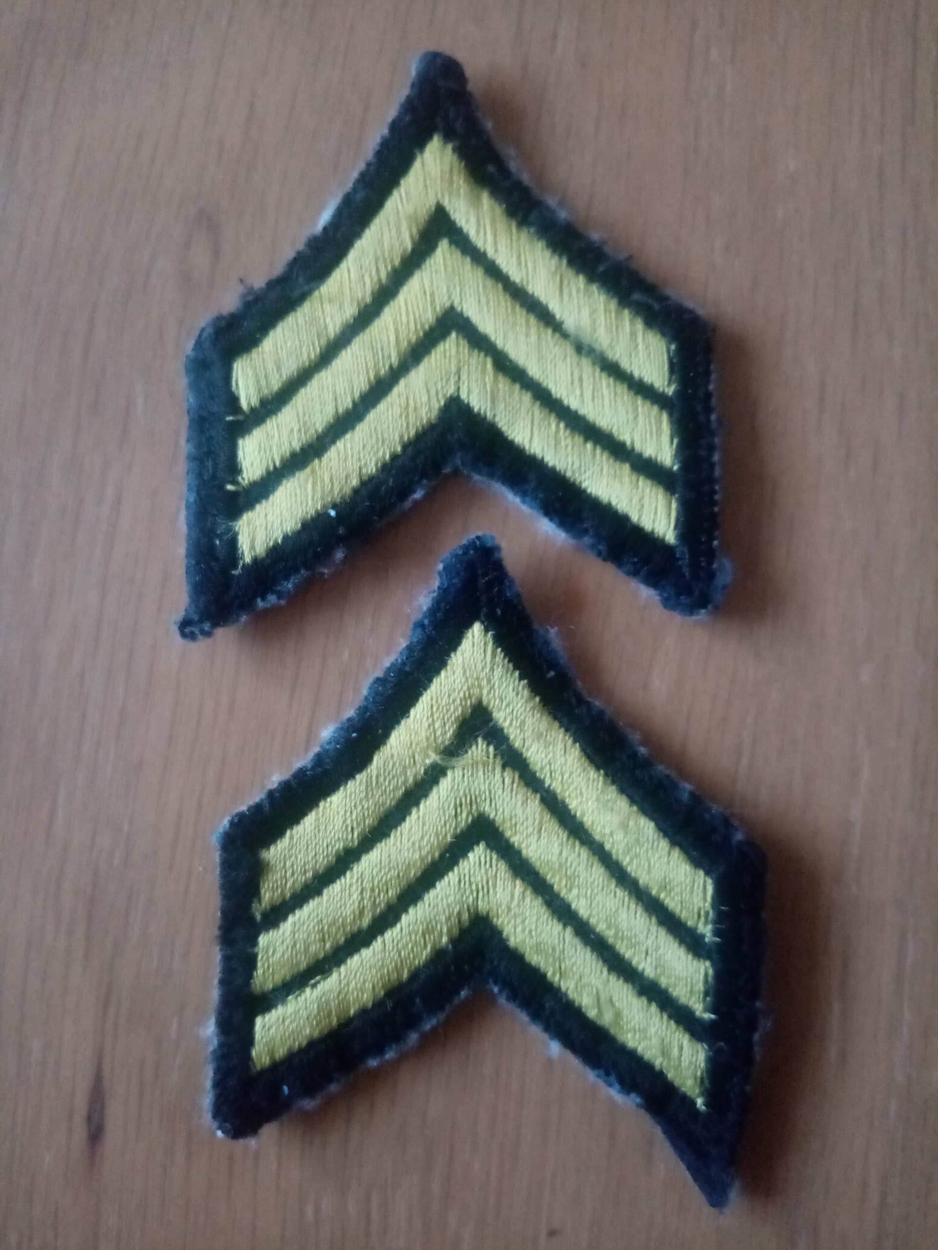 یک جفت درجه گروهبان یک ارتش (پارچه ای)