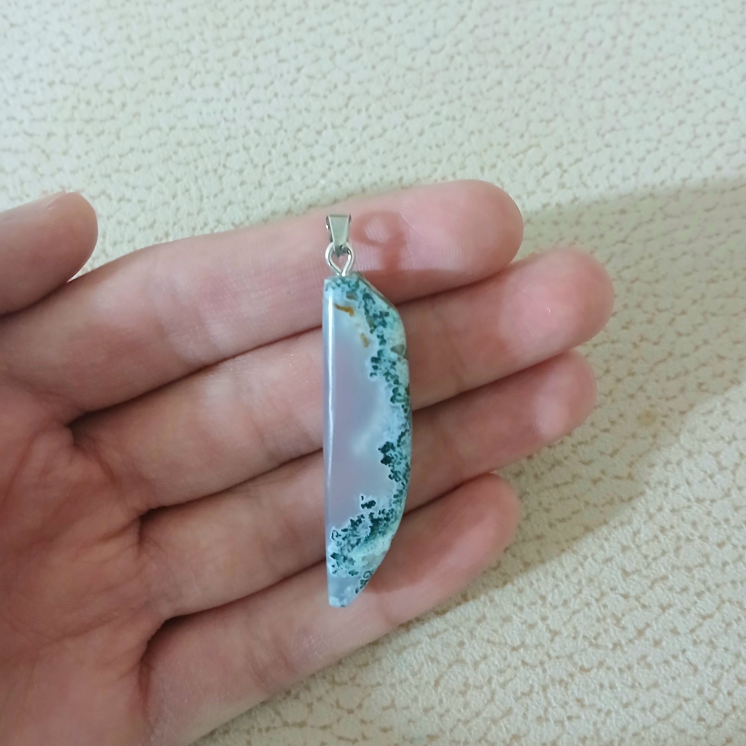 آویز عقیق کبود حاشیه شجر