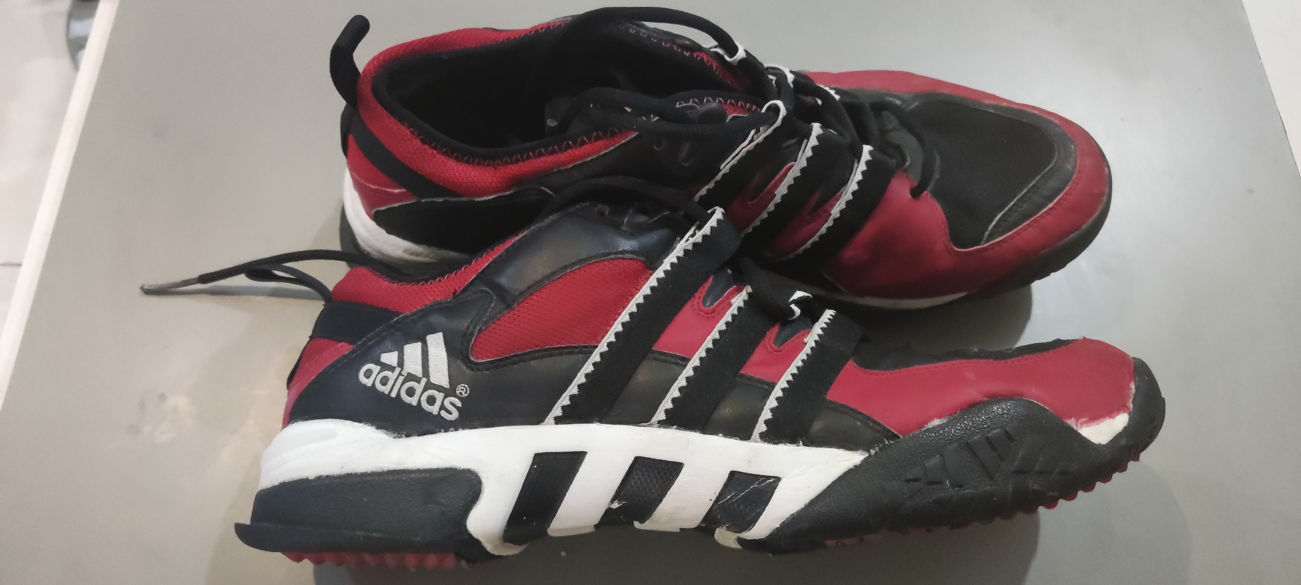 کفش کتانی مردانه