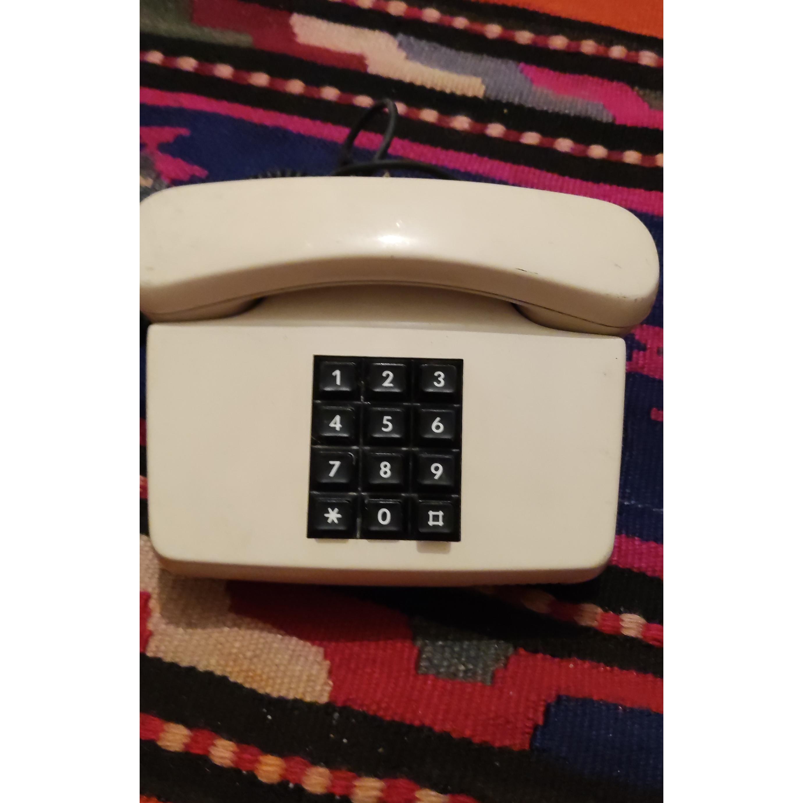 تلفن قدیمی دکوری