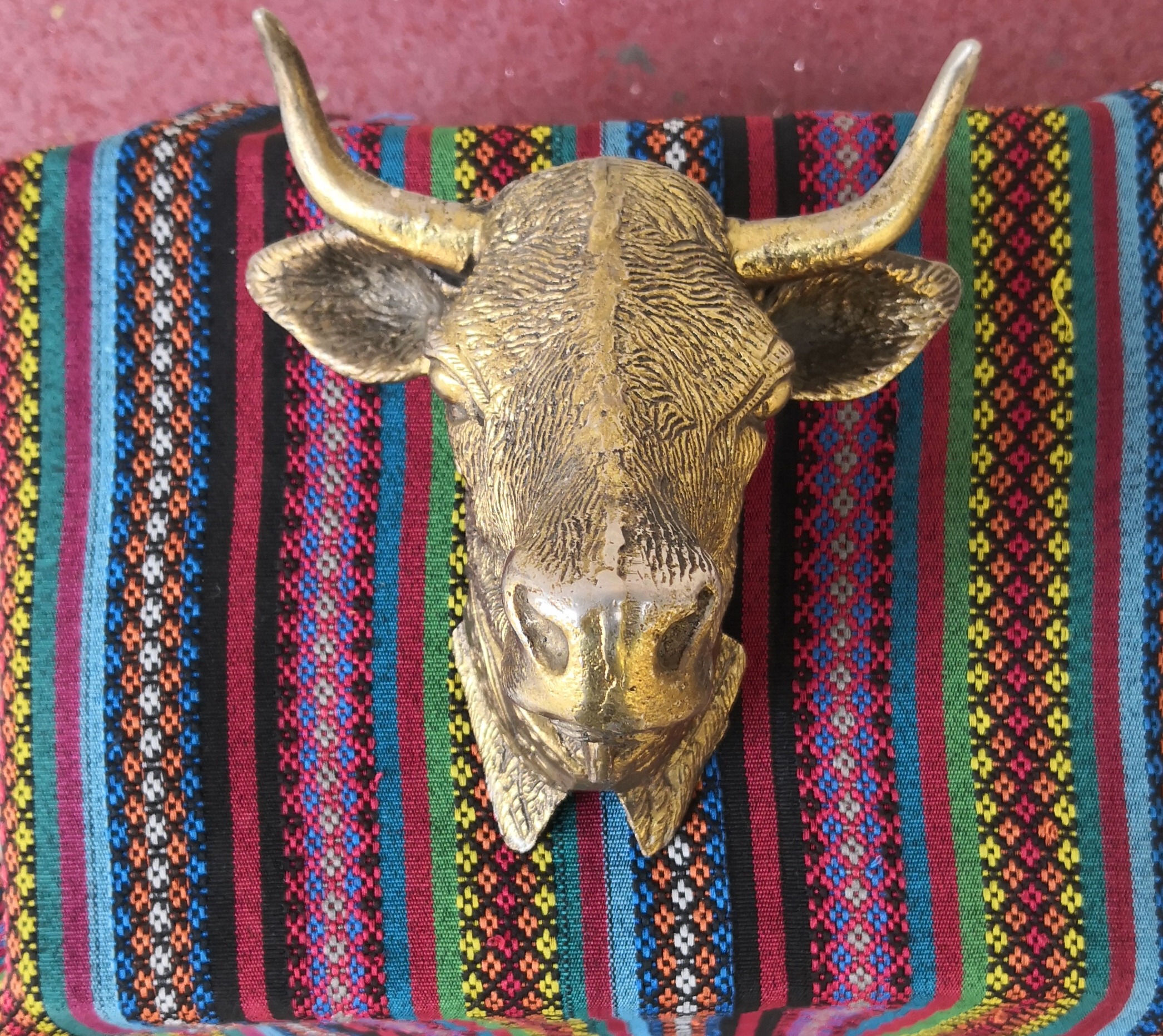 دیوارکوب گاو برنجی