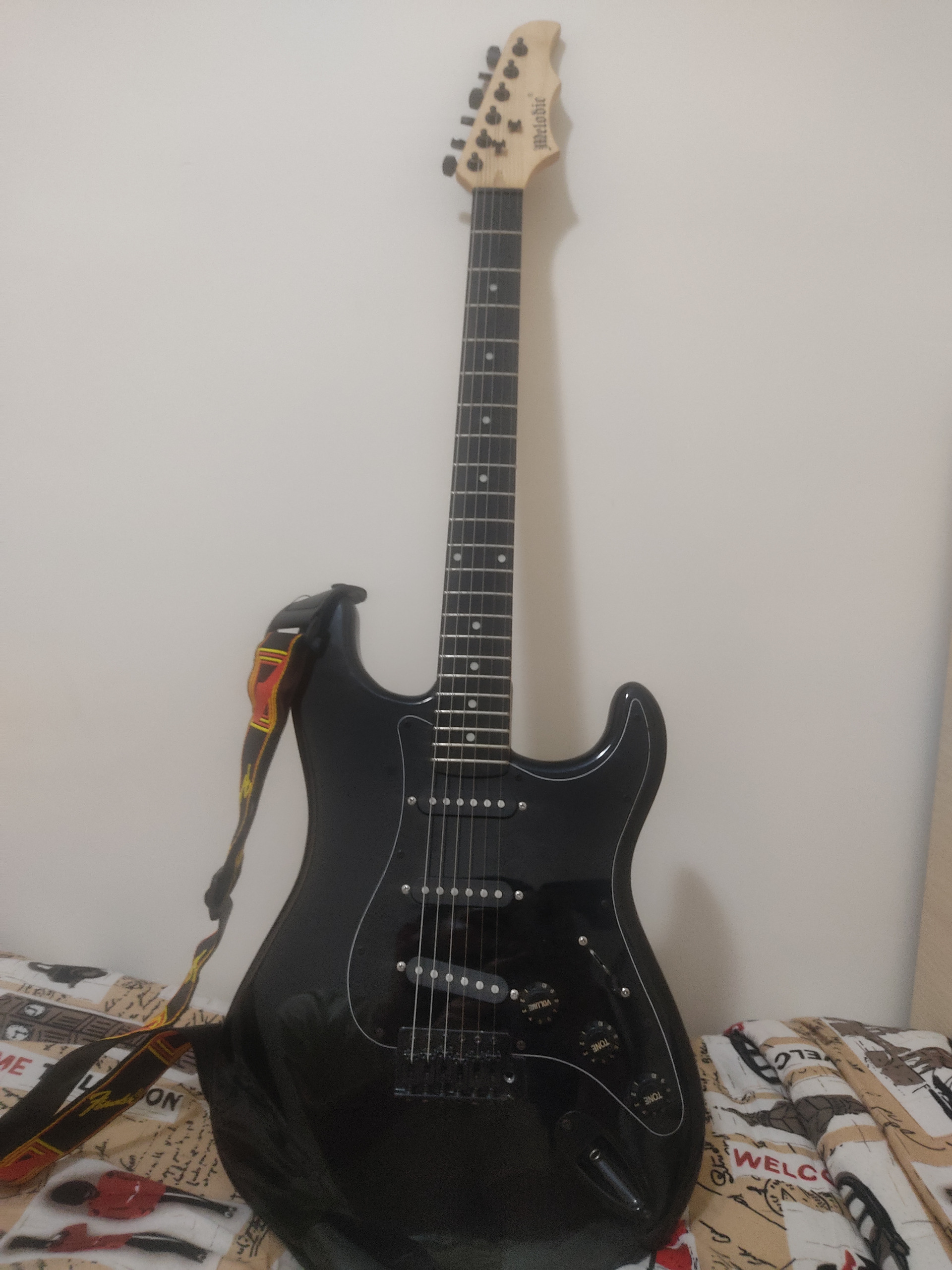 گیتار الکتریک برند Melodic همراه با آمپ