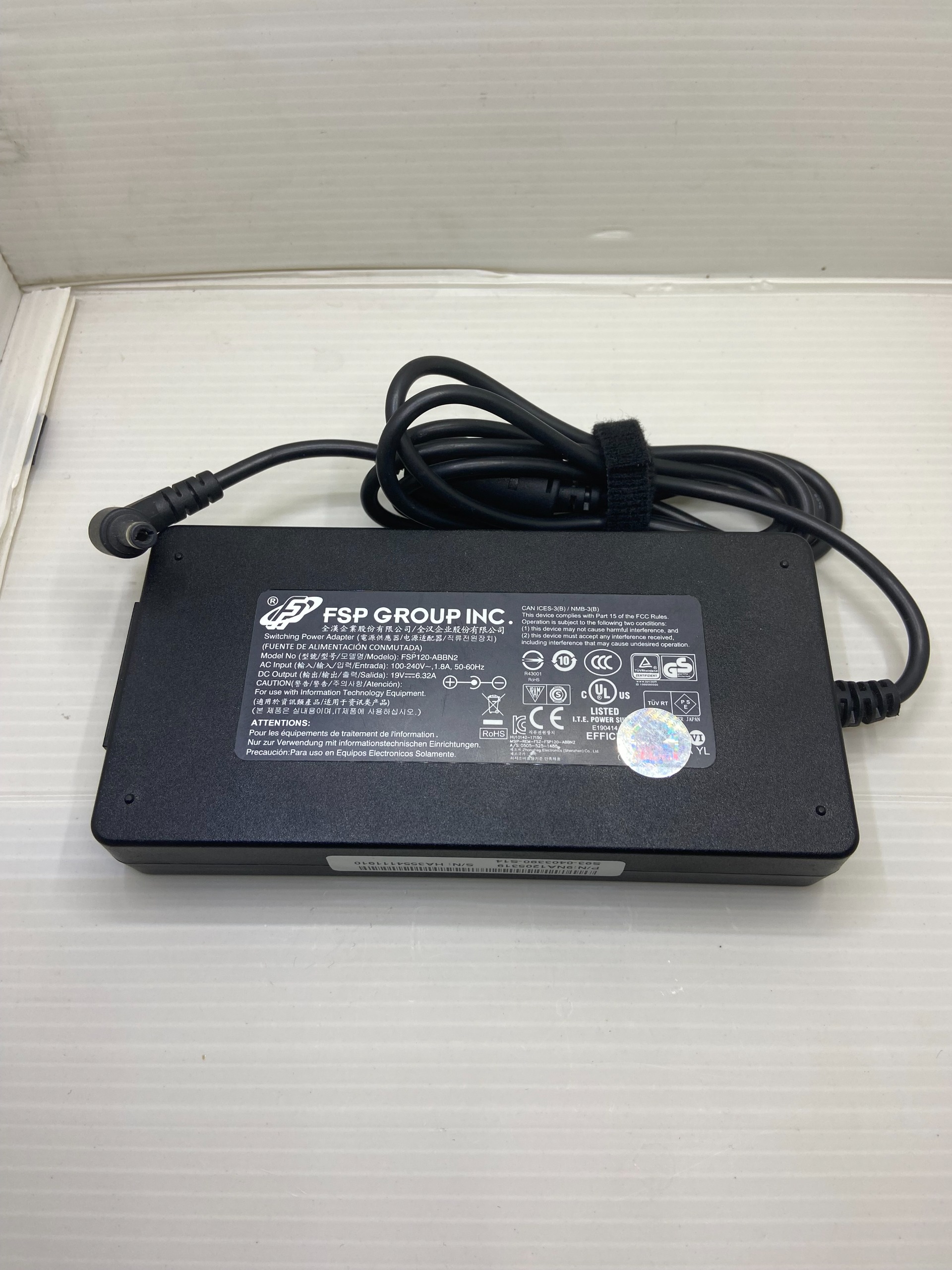 FSP 19V 6/32A
