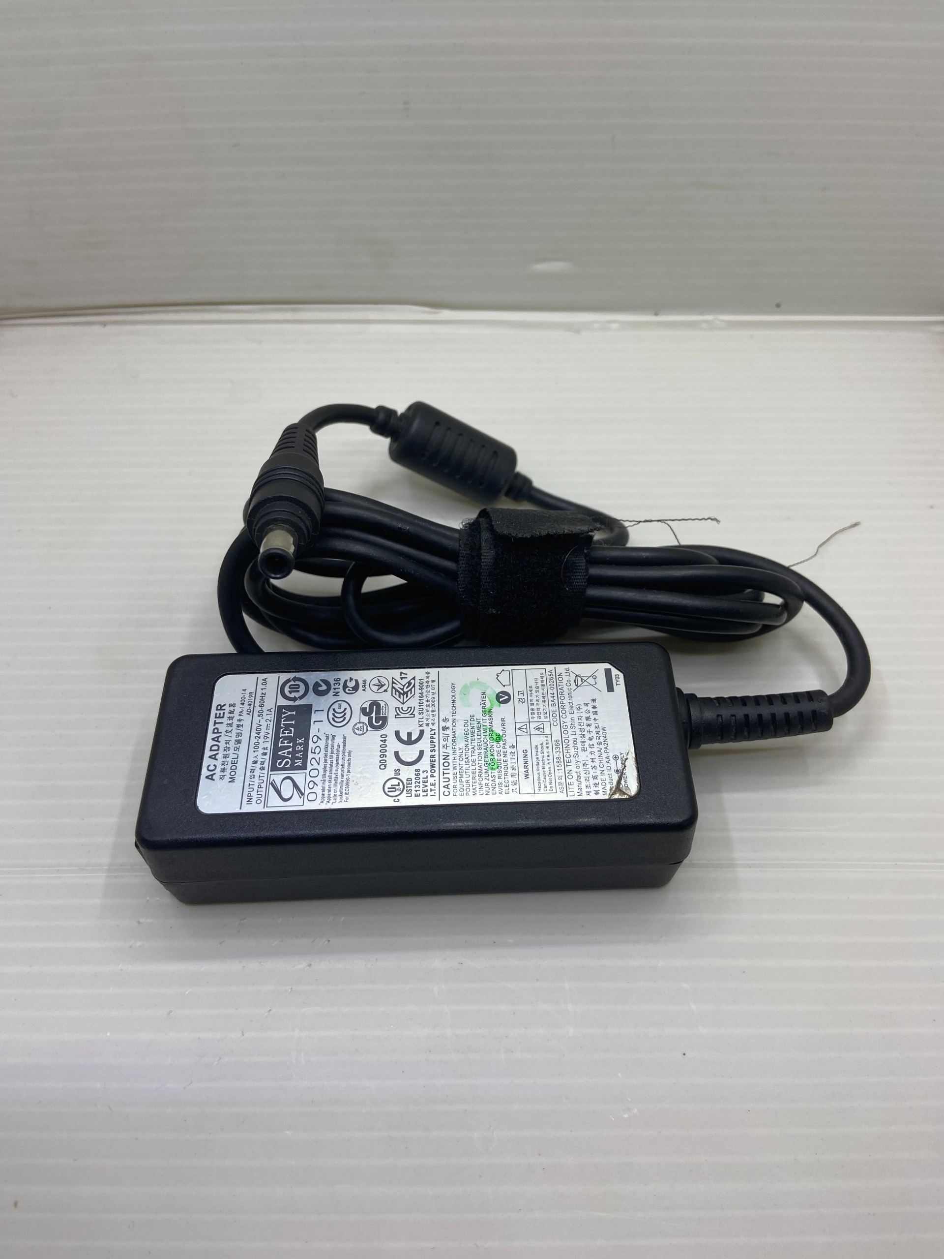 ADAPTER 19V 2/1A