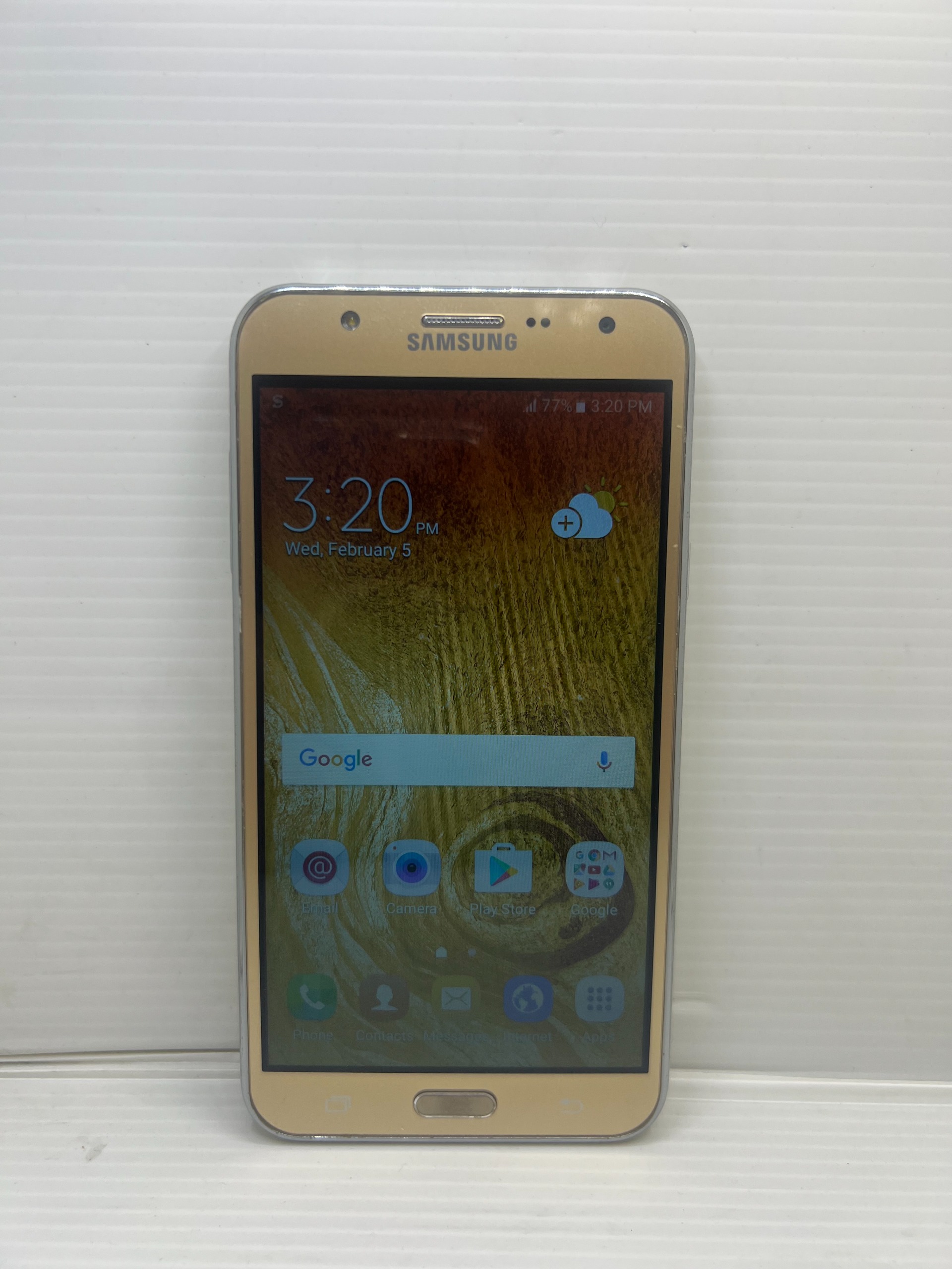 SAMSUNG Galaxy J7