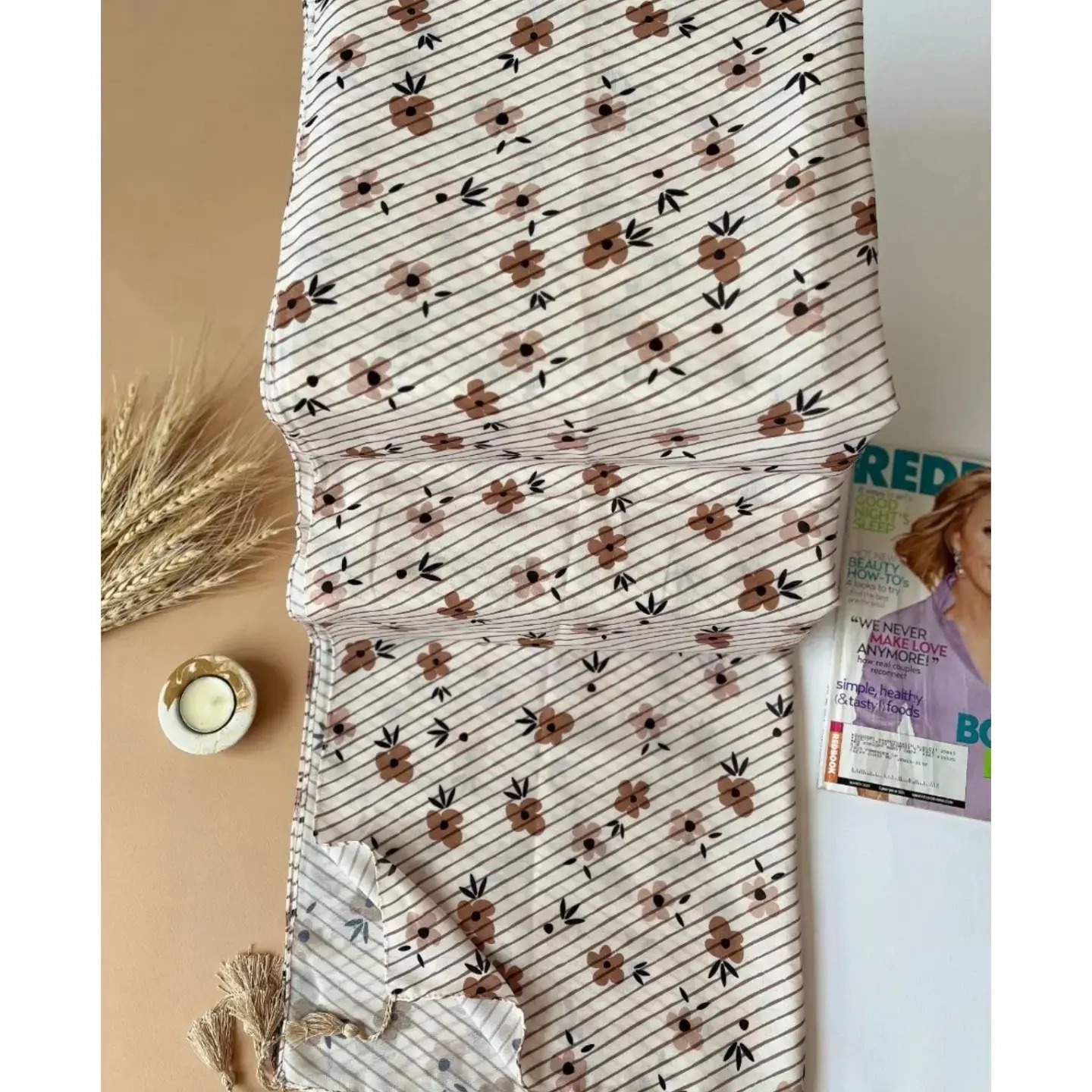 شال نخی کرم رنگ زنانه طرحدار