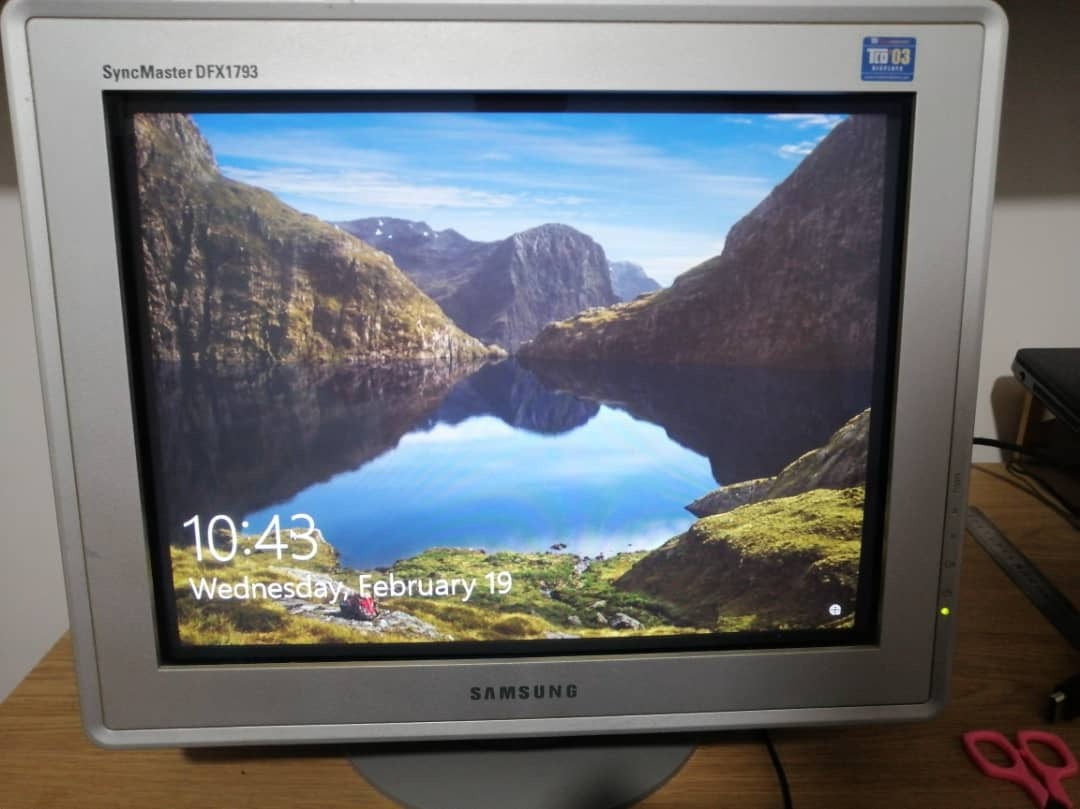 مانیتور CRT سامسونگ