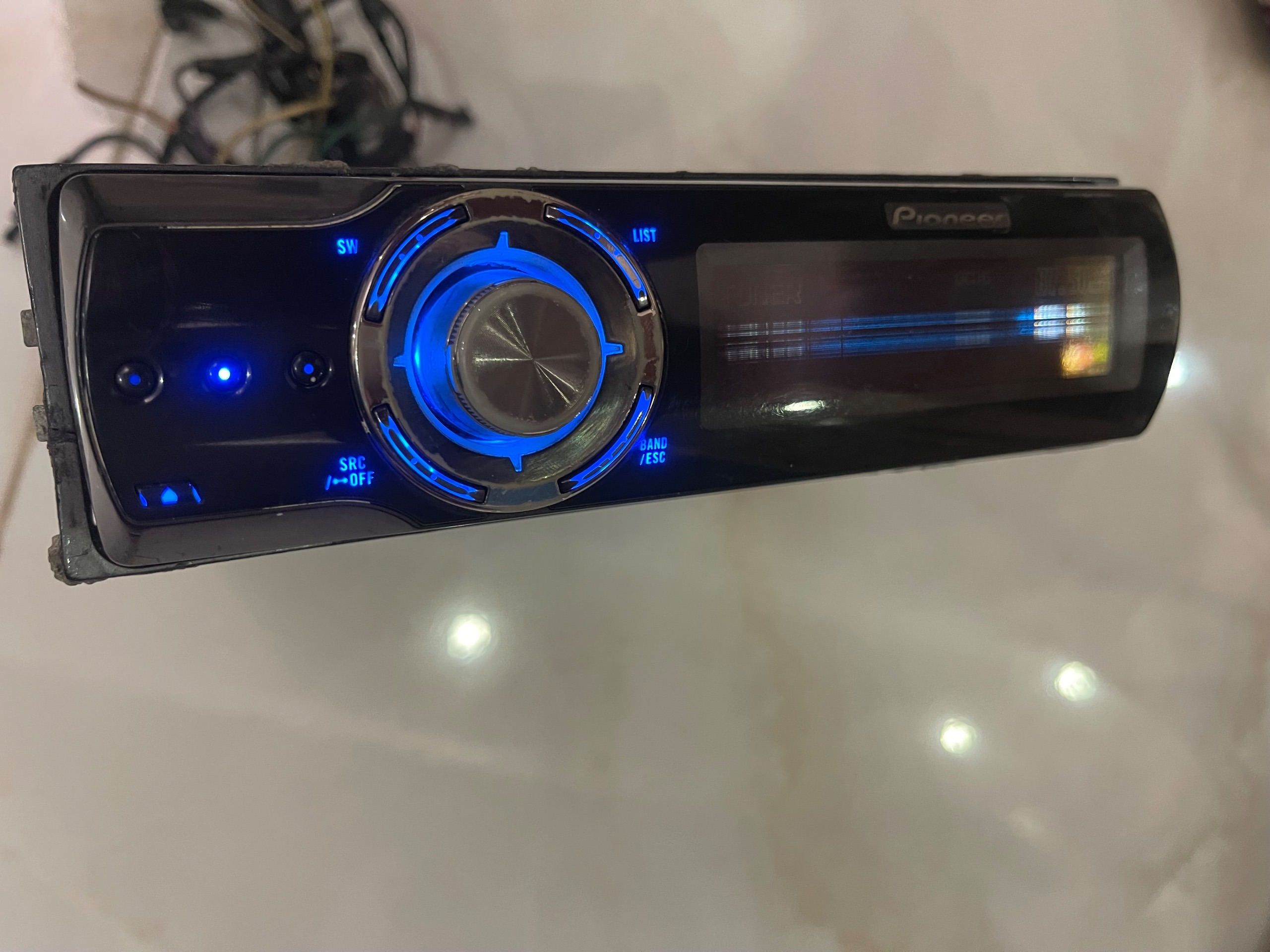 پنل پایونیر 8850 ال سی دی نیاز به تعمیر داره