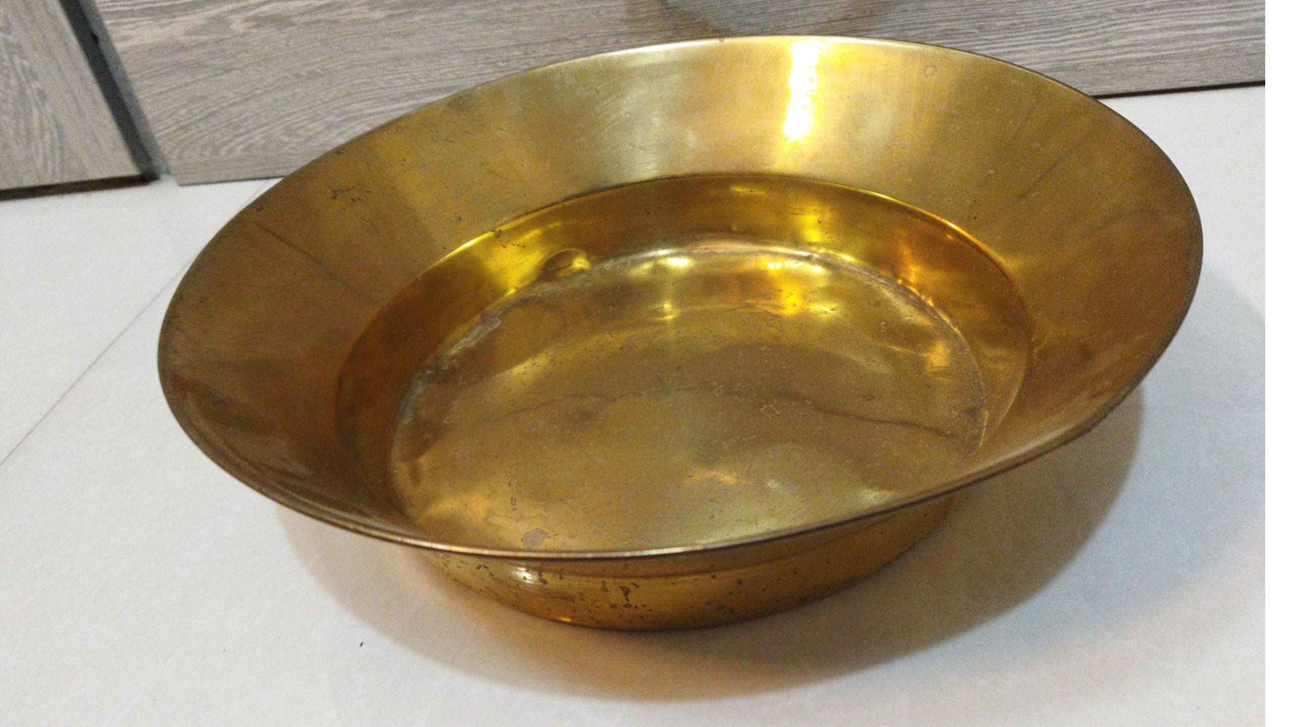 تشت بزرگ برنجی