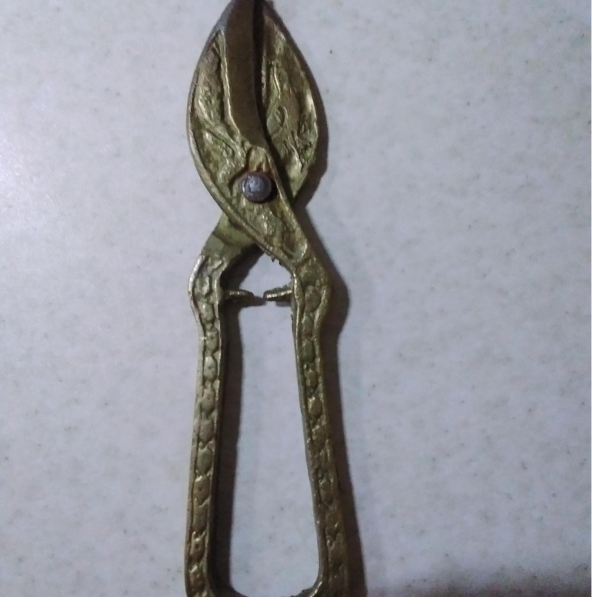 قیچی قدیمی دست ساز