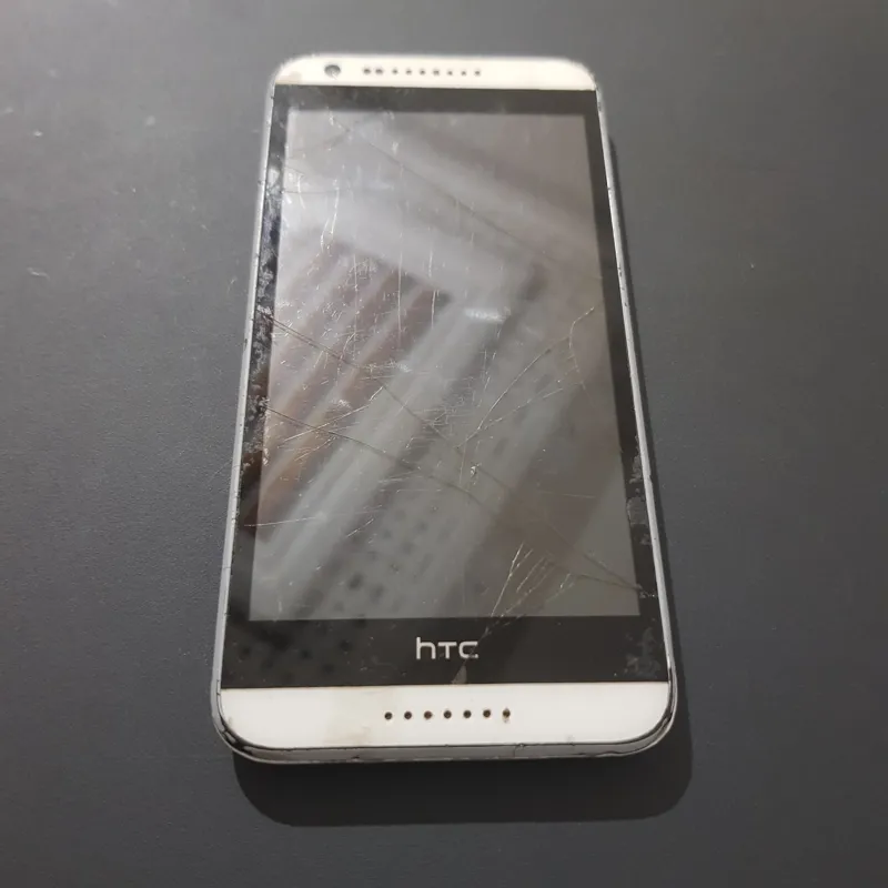 گوشی htc d620 تاچ و قاب نیاز به تعویض