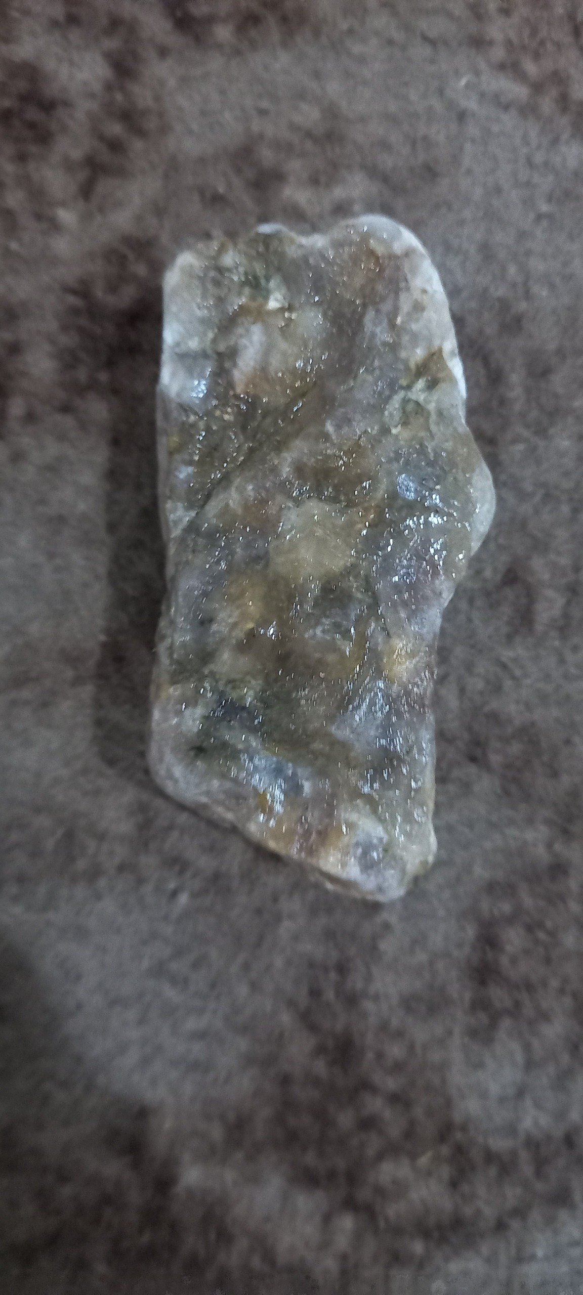 سنگ کریستالی گواترز