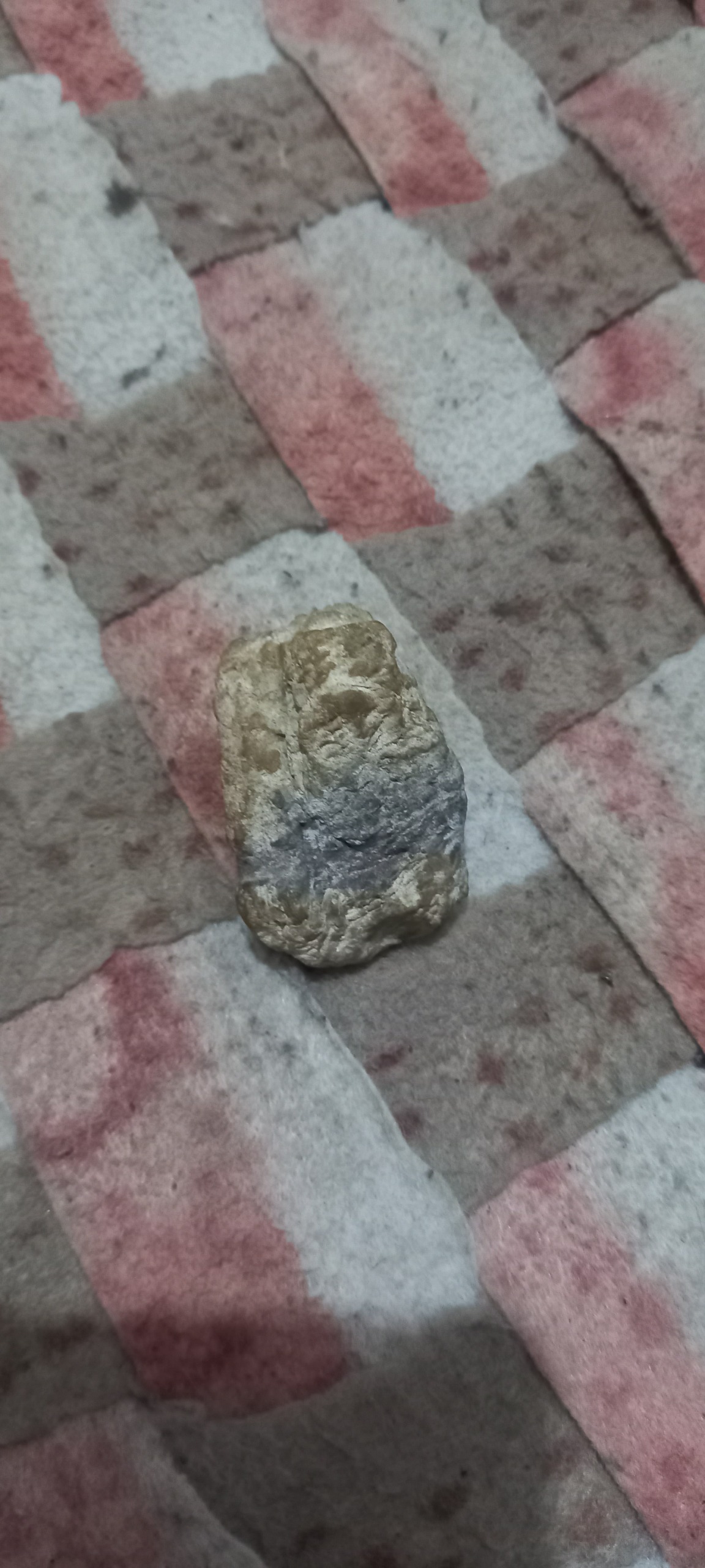 سنگ معدنی مشکوک