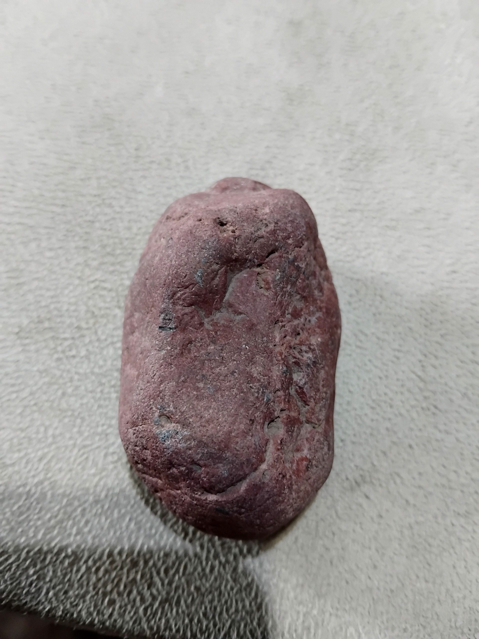 سنگ مشکوک رنگی