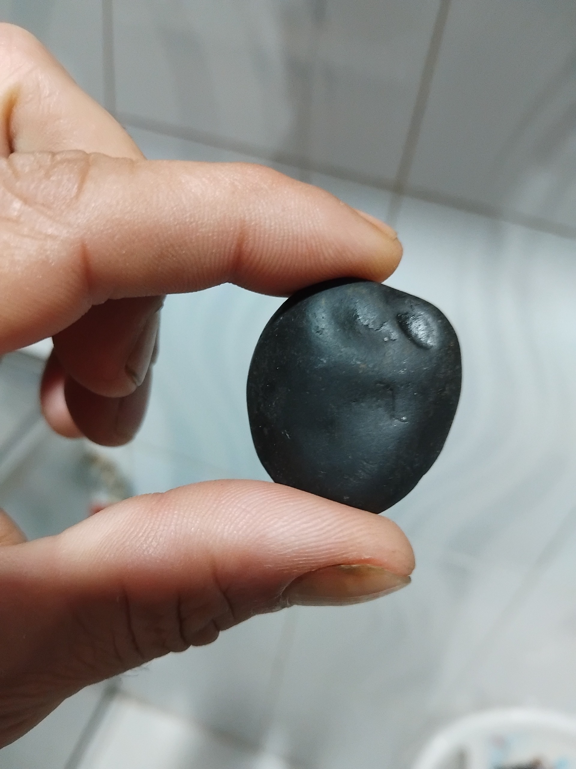 سنگ سیاه مشکوک
