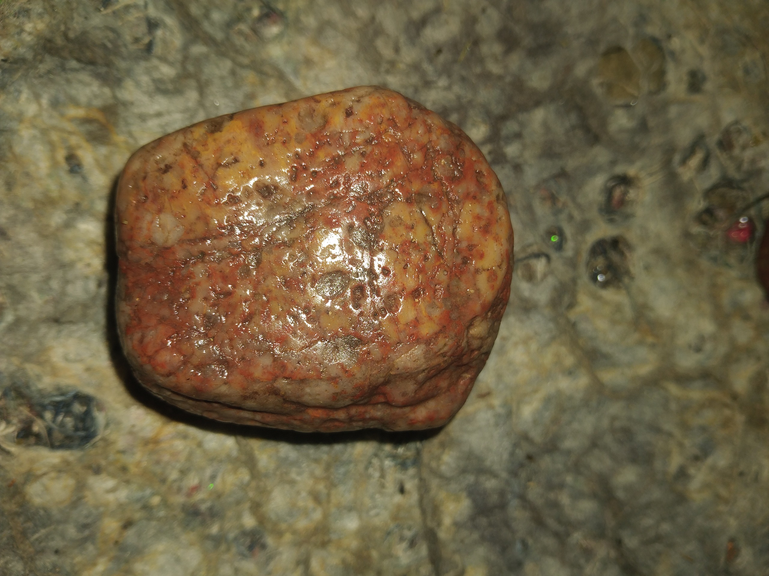 سنگ عقیق زیبای 120گرمی