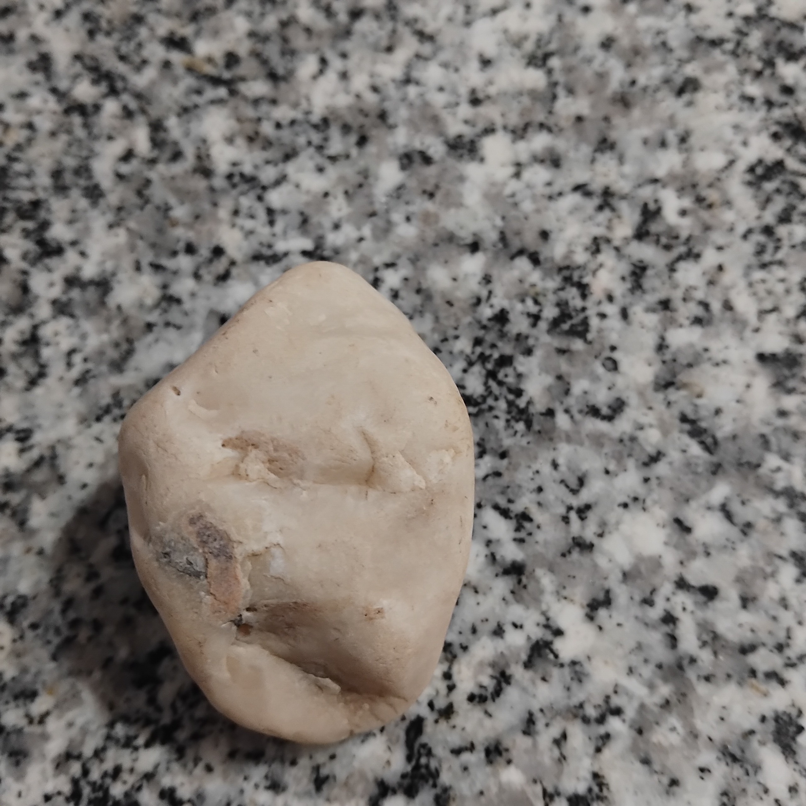 سنگ کمیاب زیبا تک