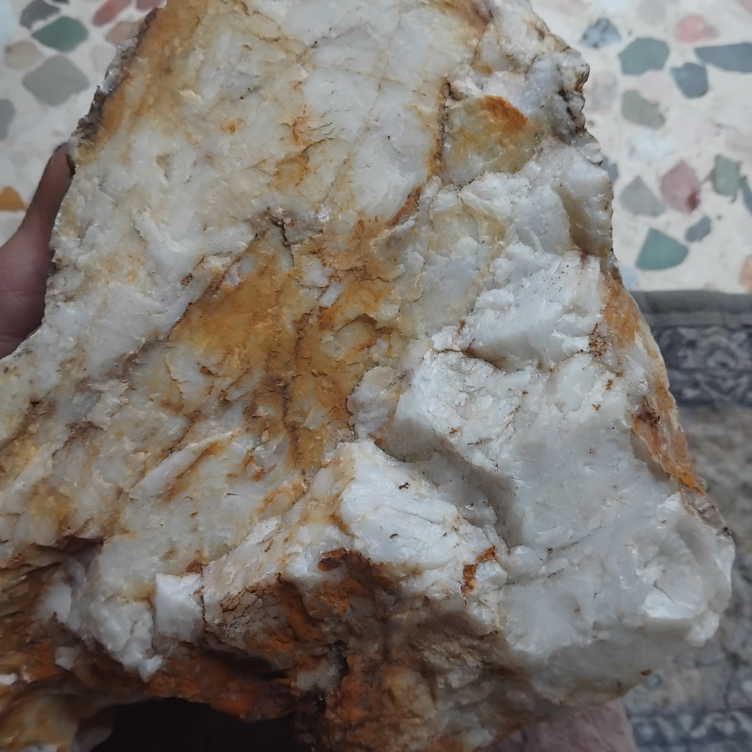 سنگ شیری خیلی بزرگ زیبا