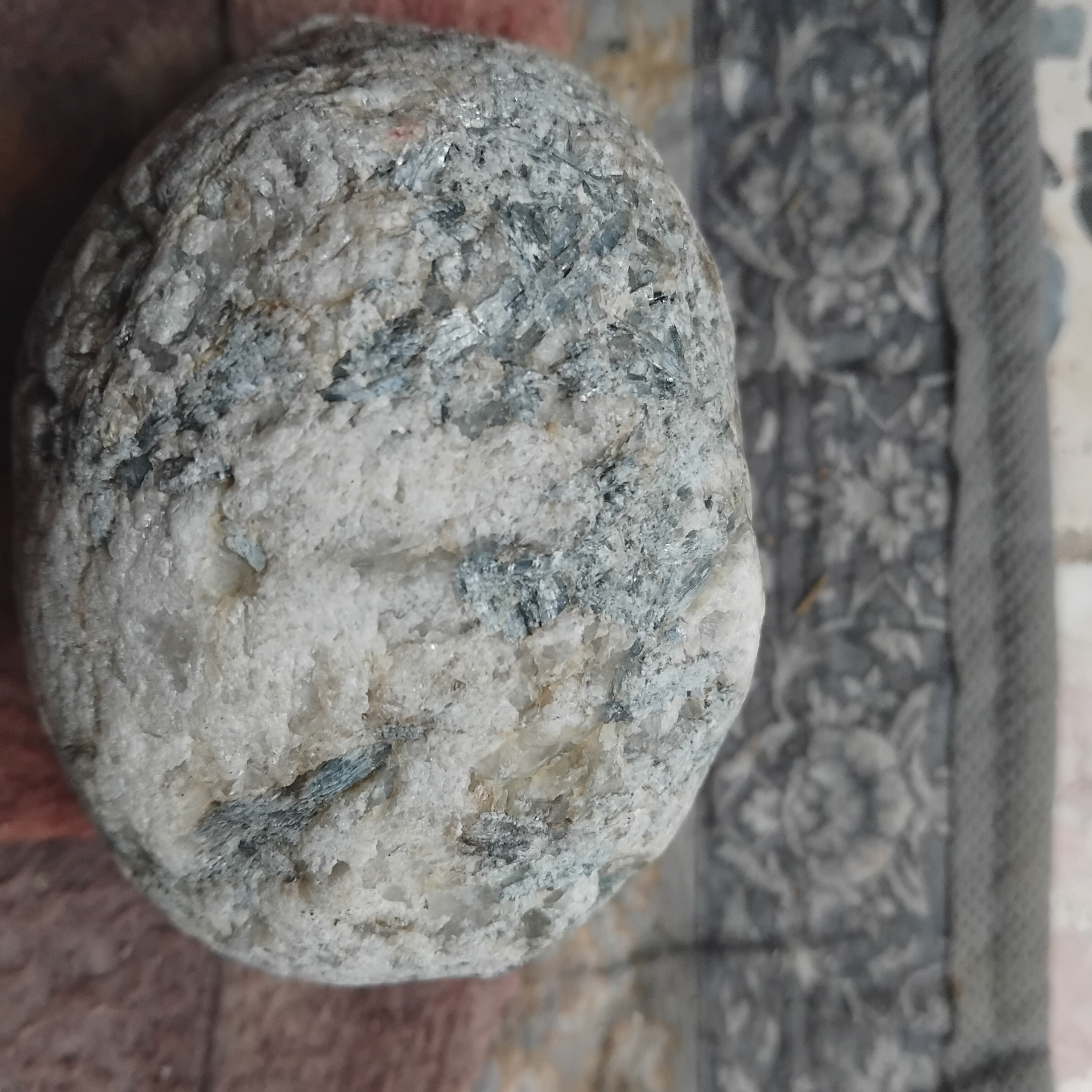 سنگ توپی سنگ زیبا