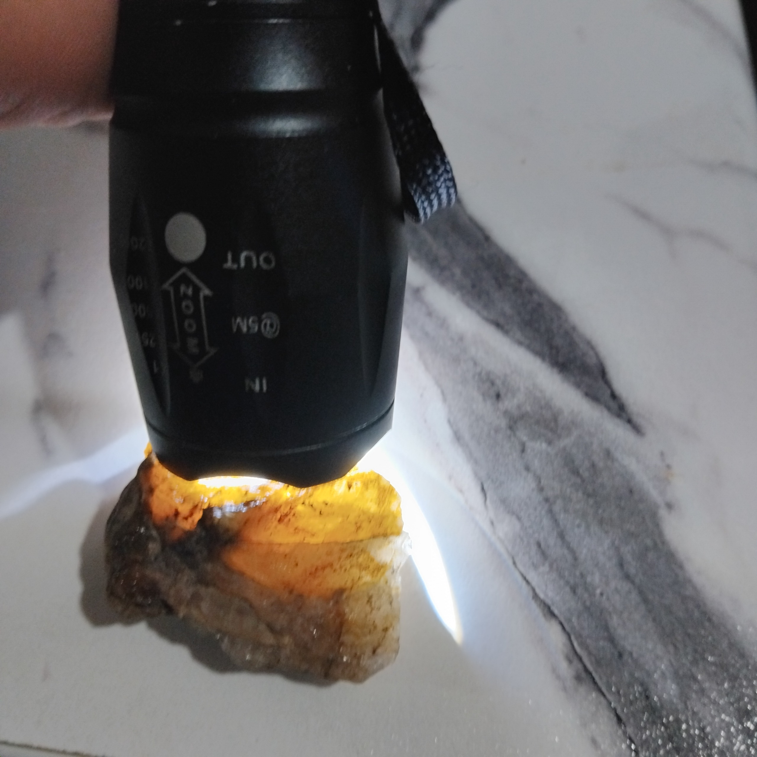 سنگ یاقوت زرد زیبا