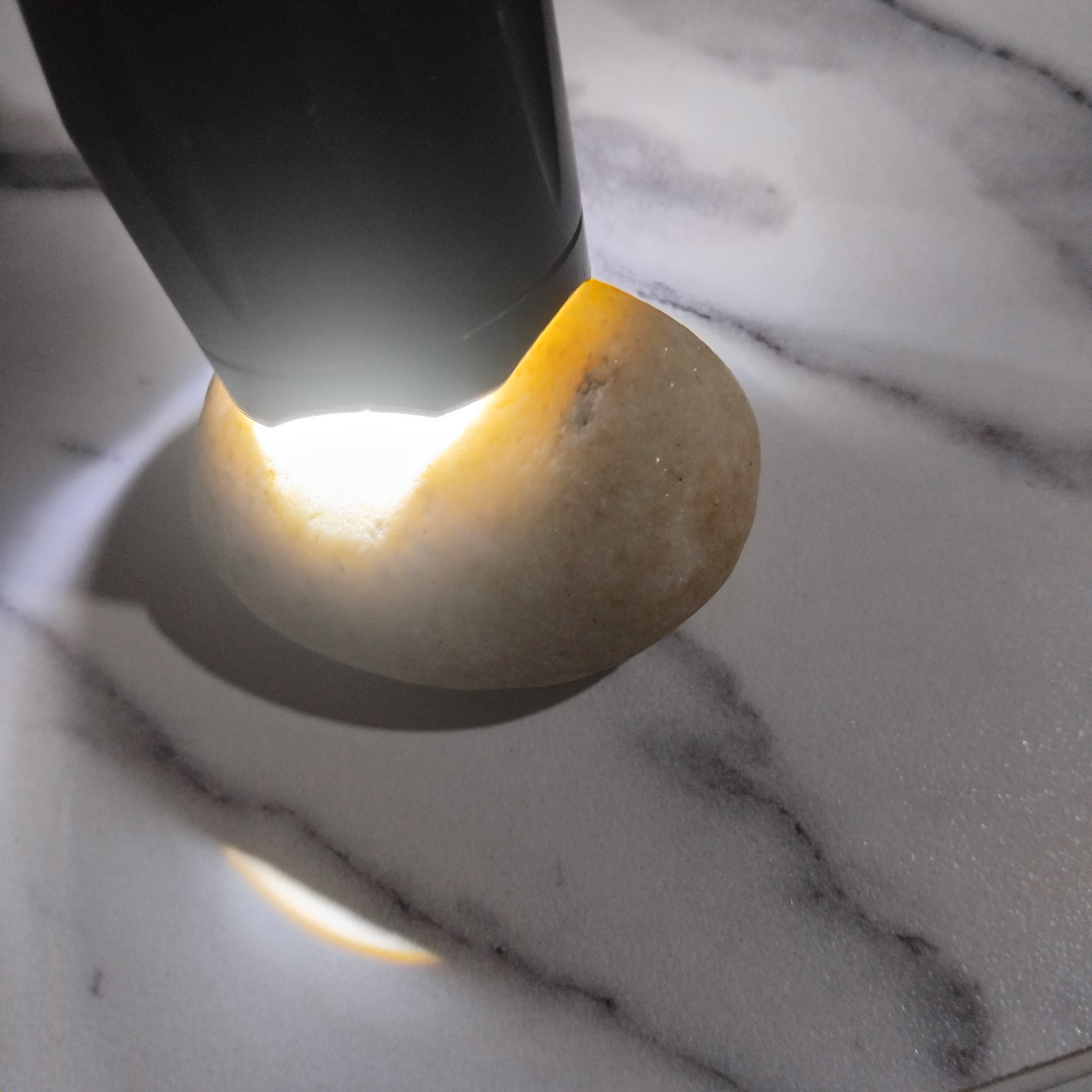 یاقوت بی رنگ زیبا قشنگ