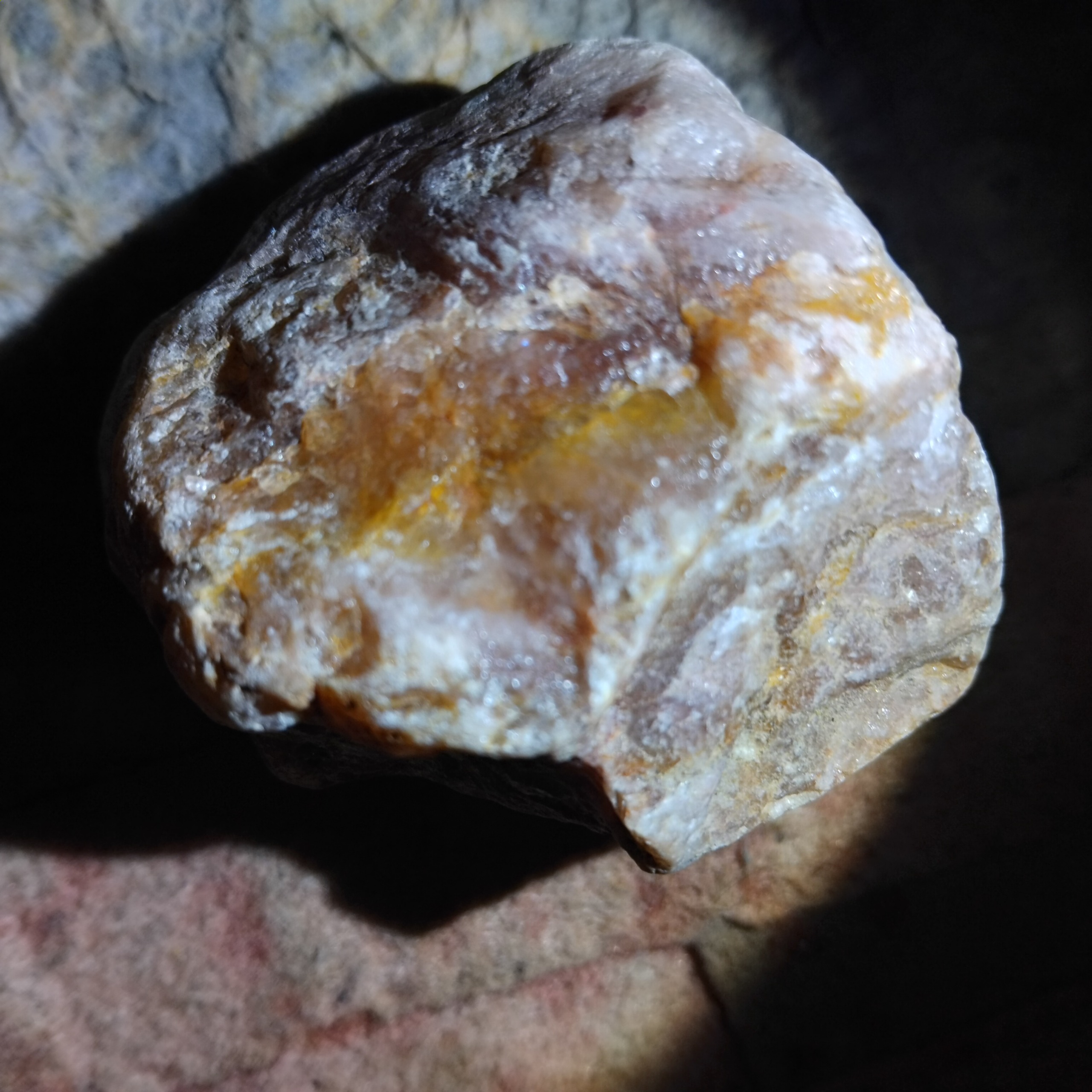 کهربای طبیعی راف