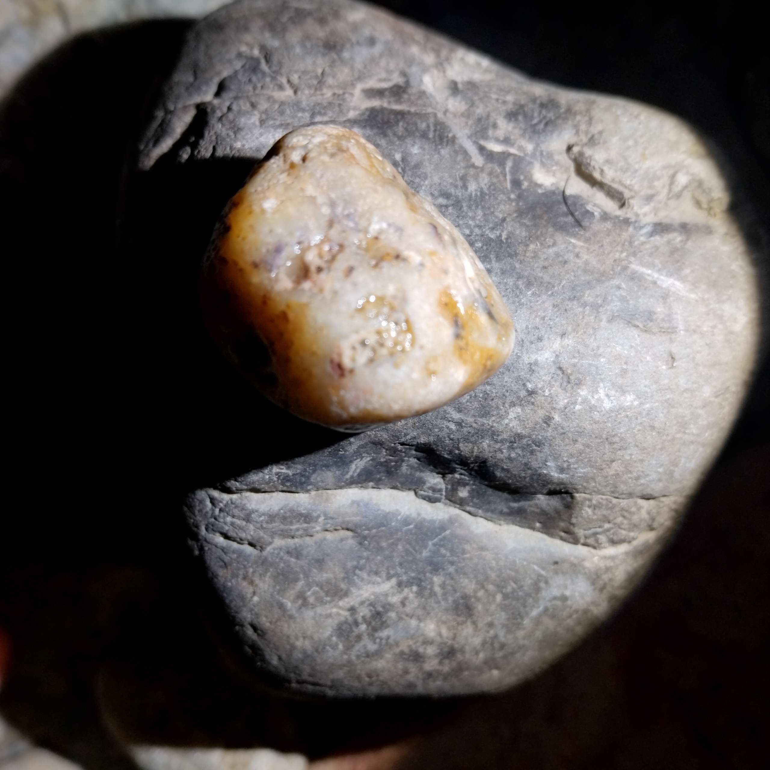 کهربای راف معدنی