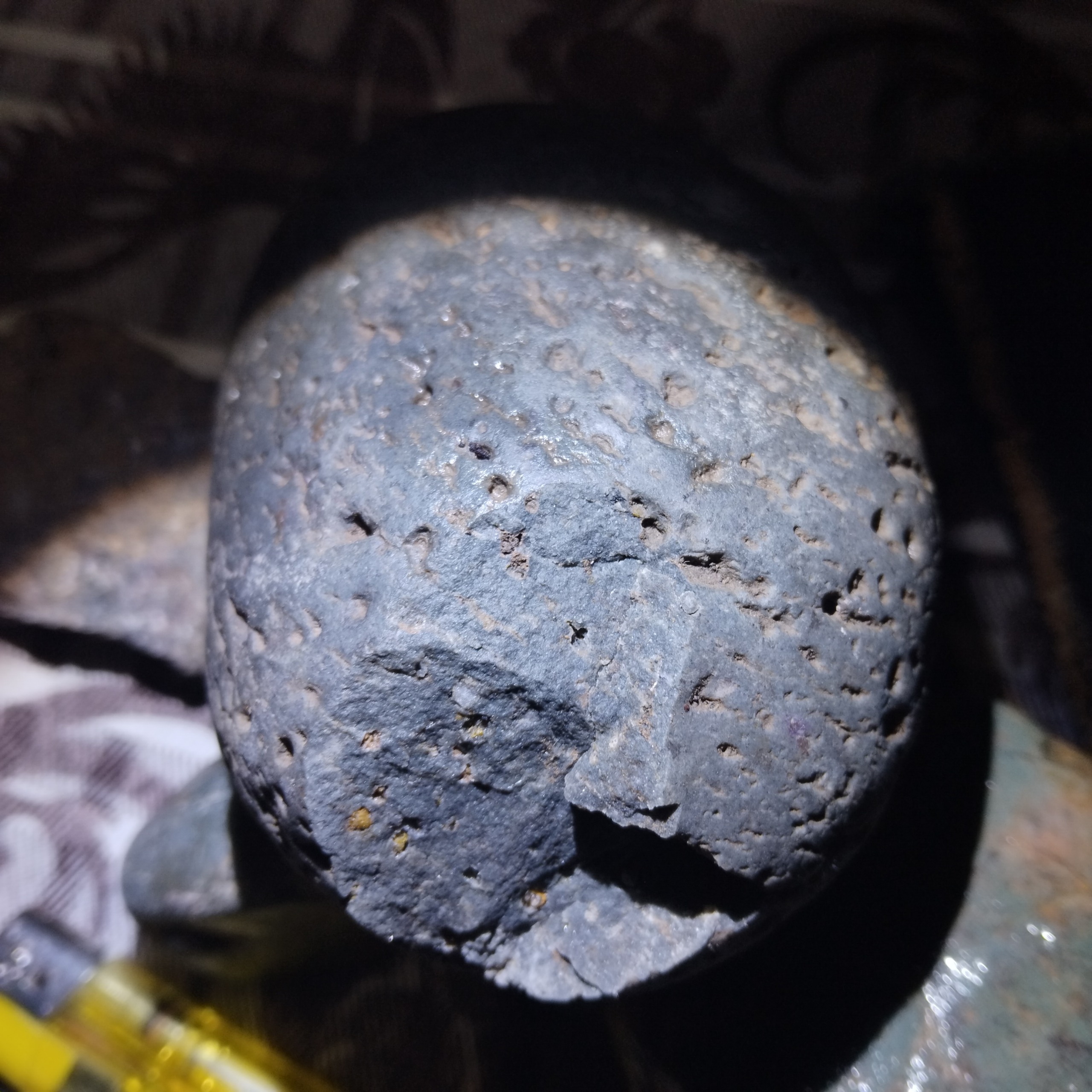 یشم زیبا وبزرگ 700گرم