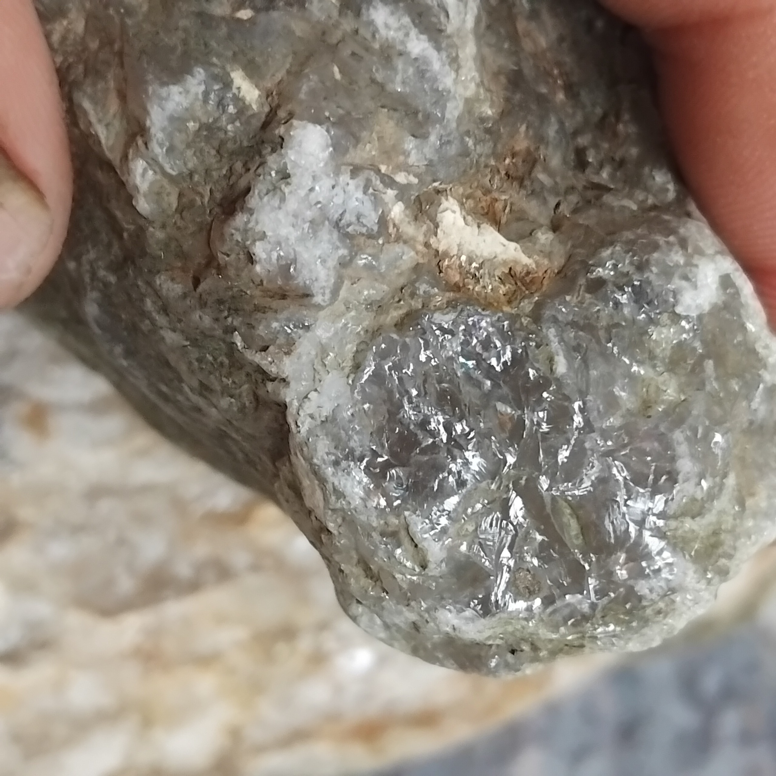 یاقوت سفید شفاف بزرگ