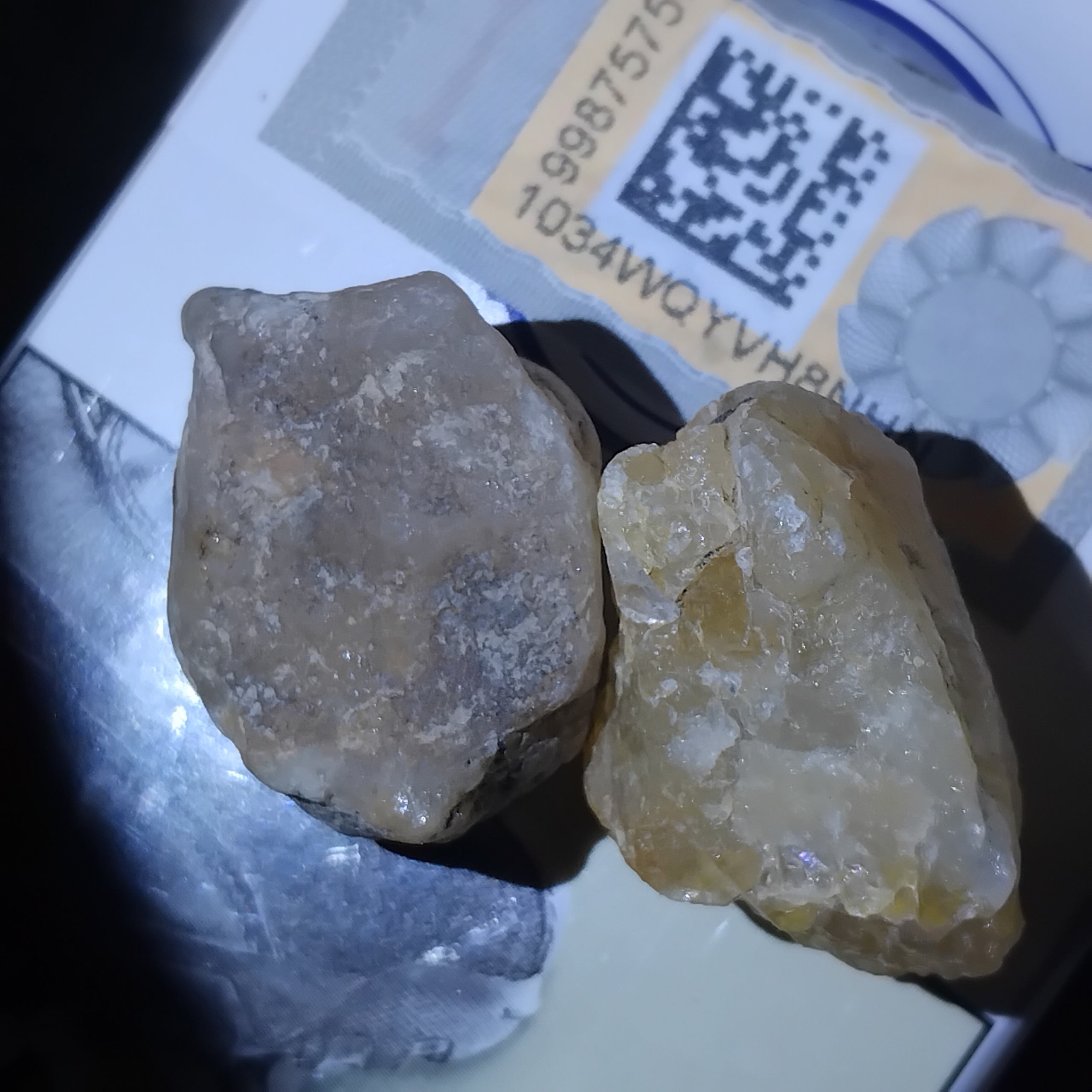 یاقوت سفید زیبا راف