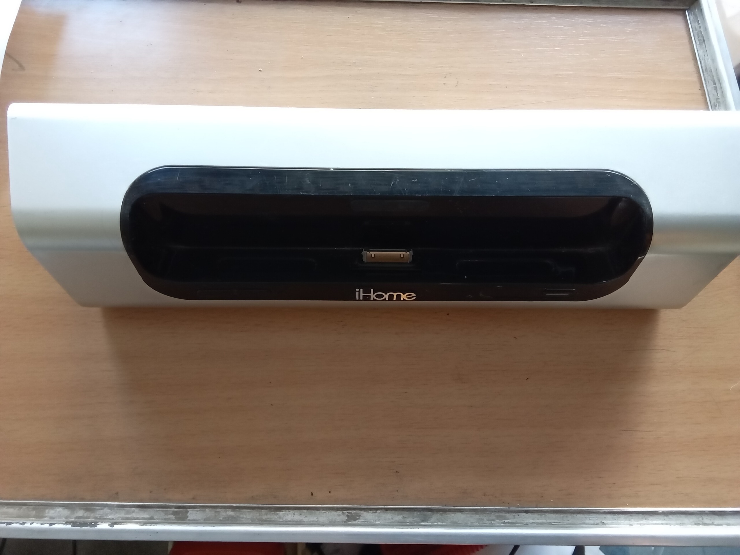 داکت موسیقی آیفون 4 و 4 اس